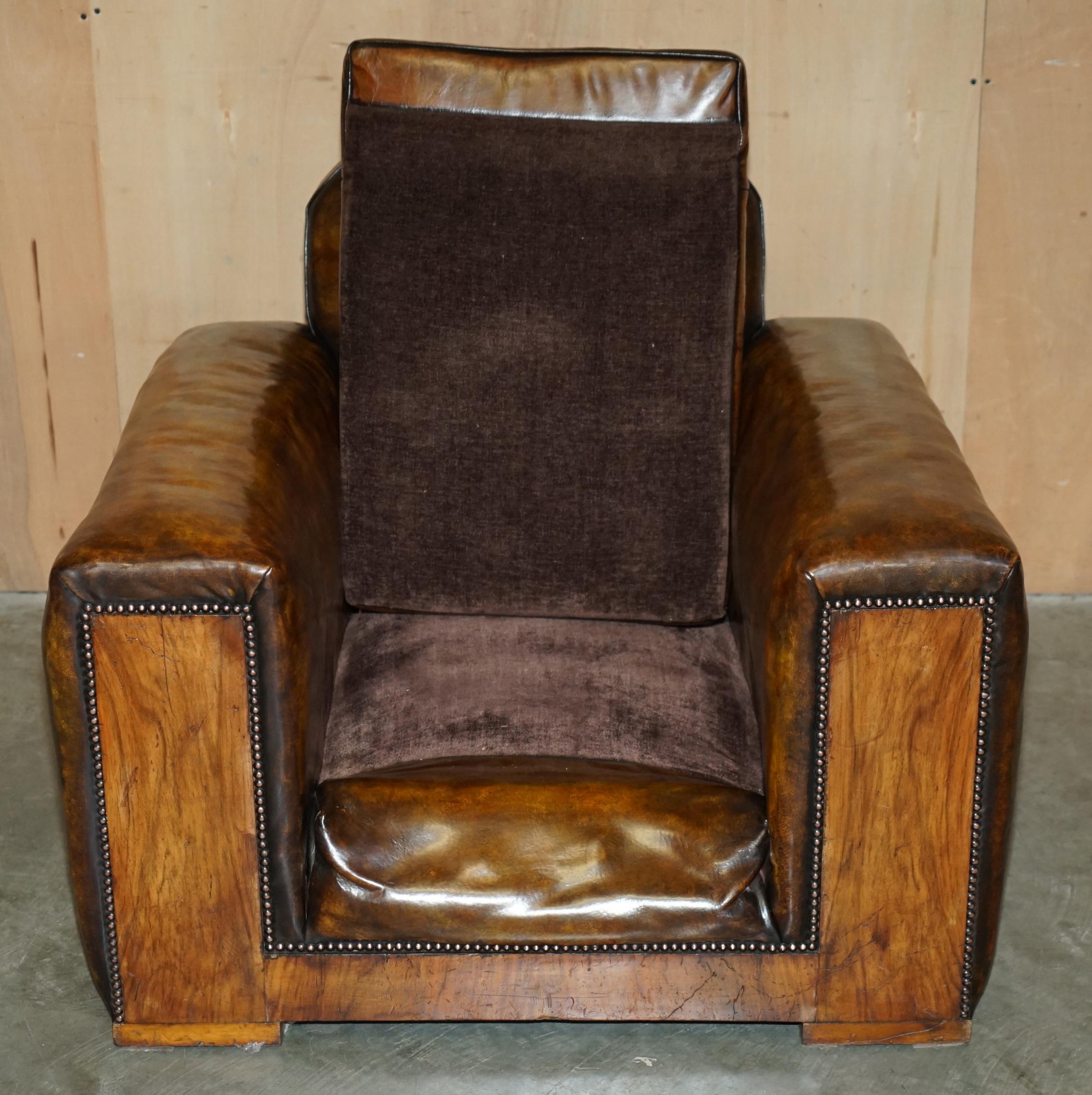 FULLY RESTORED ANTIQUE ART DECO BROWN LEATHER WALNUT FRAMED CLUB ODEON ARMCHAiR For Sale 8