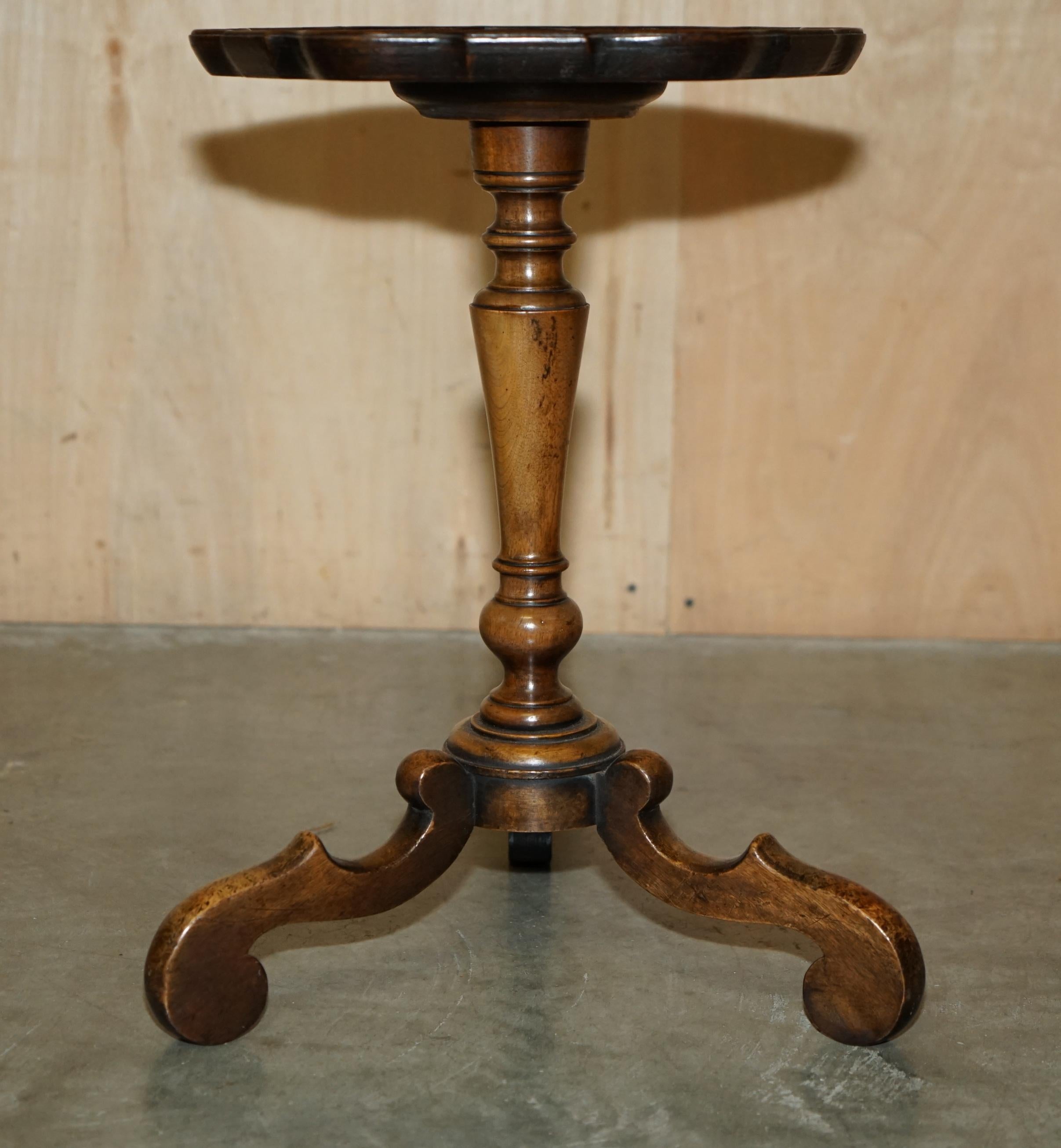 FULLY RESTORED ANTIQUE CHARLES TOZER OYSTER HARDWOOD TRIPOD SiDE END LAMP TABLE For Sale 1