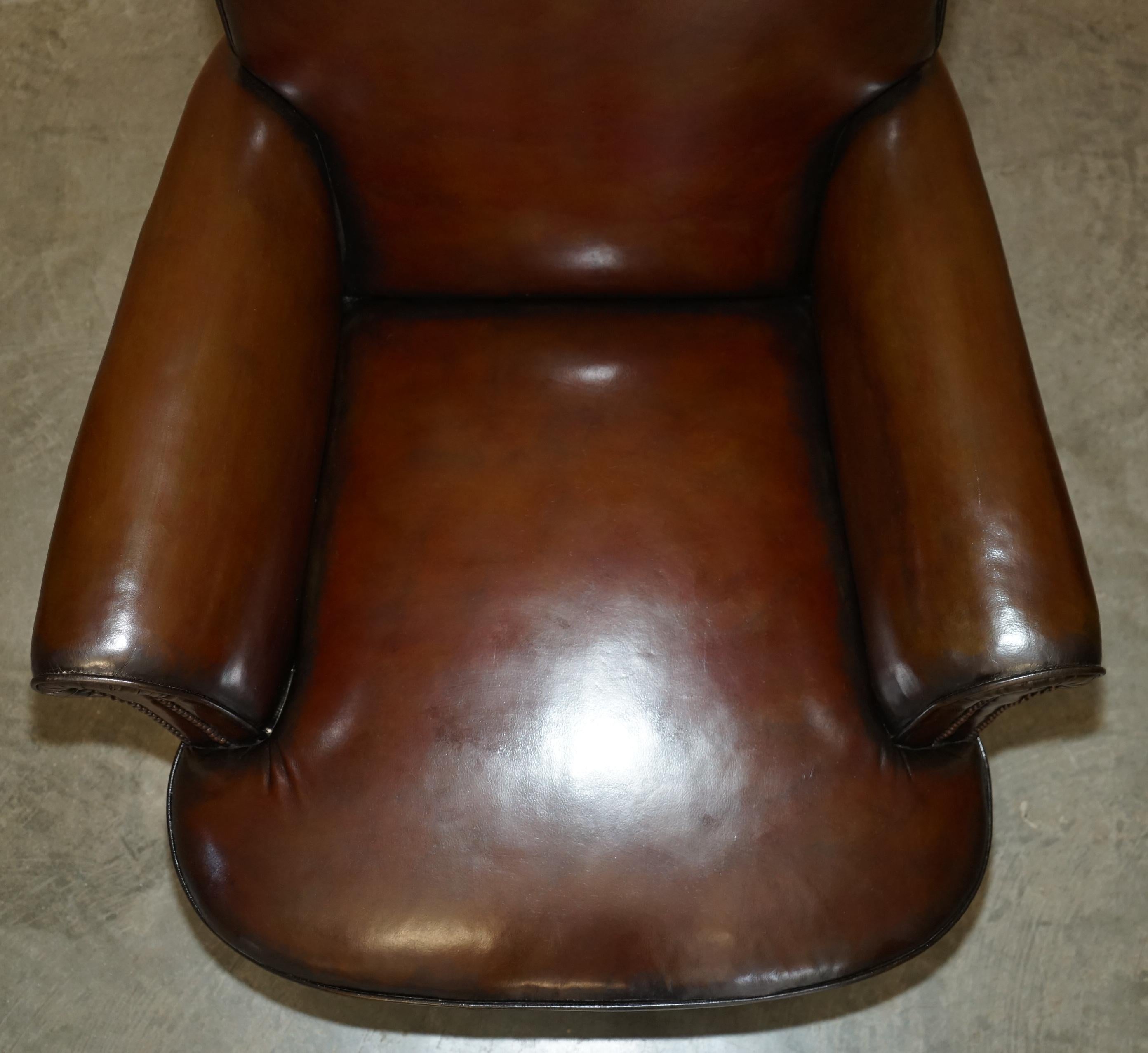 antiguo sillón de cuero marrón de los años 20 art deco completamente restaurado Hecho a mano en venta