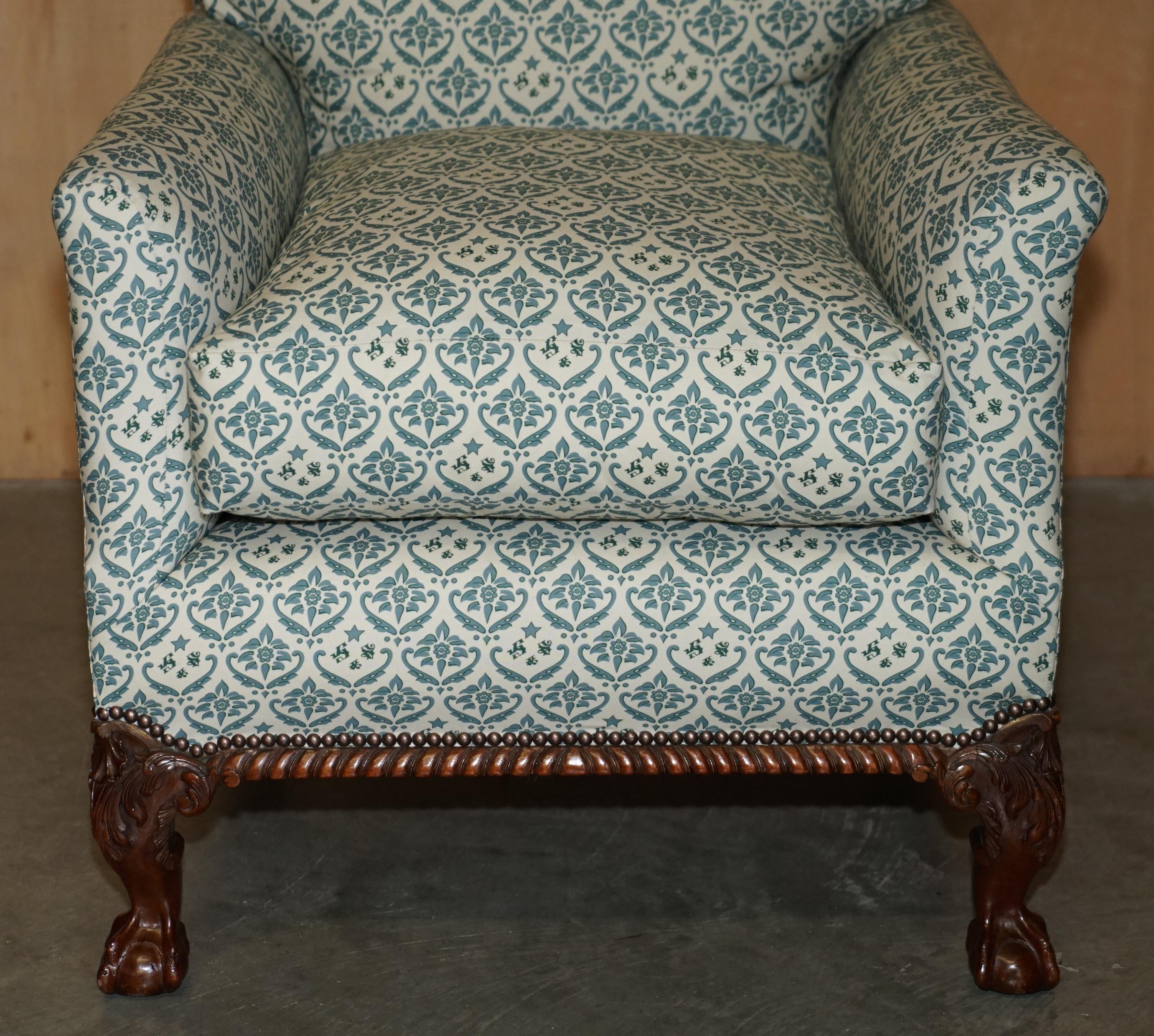 FULLY RESTORED ANTIQUE HOWARD & SON'S CLAW & BALL FEET ARMCHAIR TICKING FABRiC For Sale 2