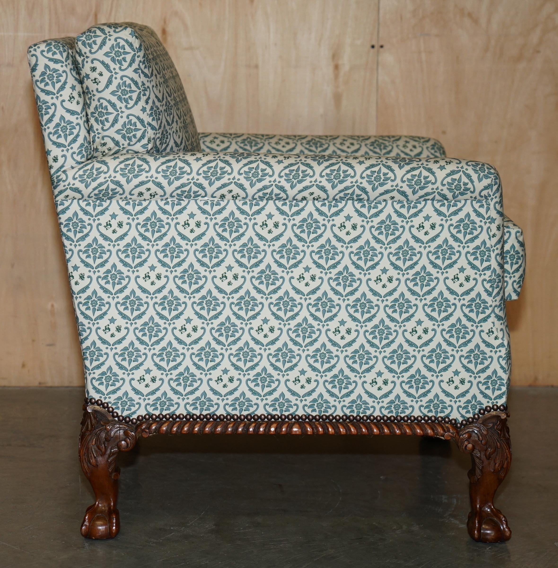FULLY RESTORED ANTIQUE HOWARD & SON'S CLAW & BALL FEET ARMCHAIR TICKING FABRiC For Sale 6