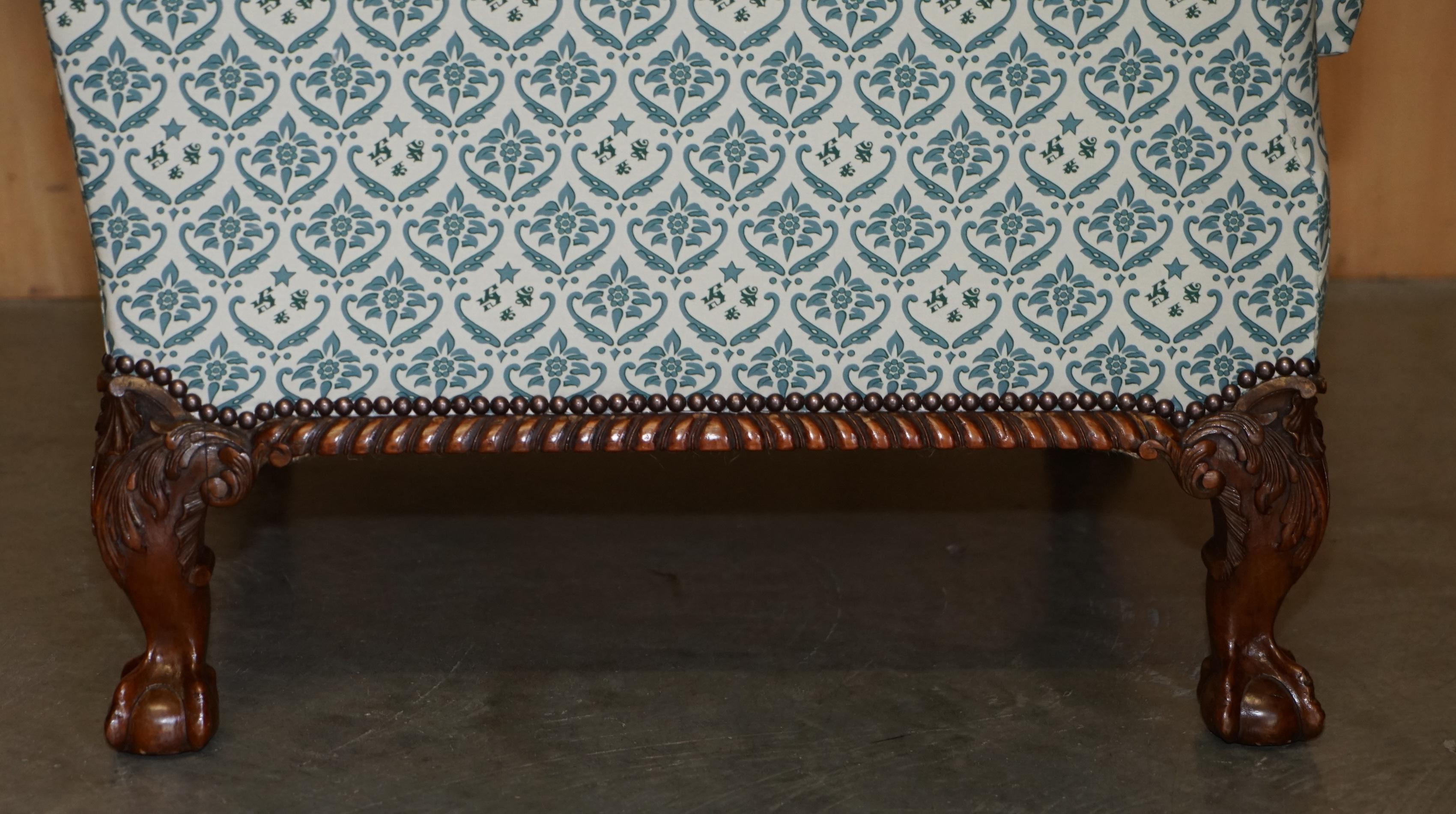 FULLY RESTORED ANTIQUE HOWARD & SON'S CLAW & BALL FEET ARMCHAIR TICKING FABRiC For Sale 7