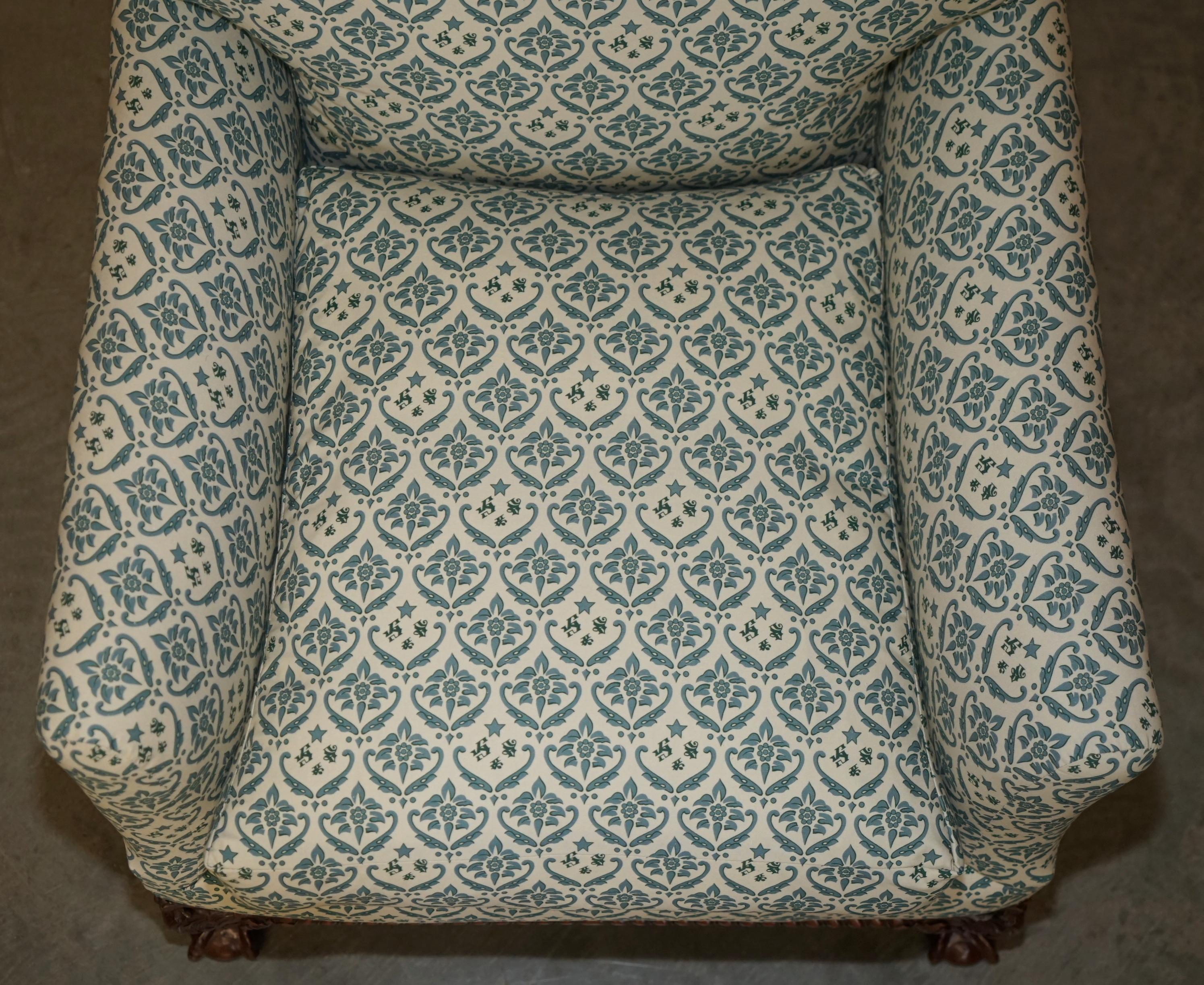 FULLY RESTORED ANTIQUE HOWARD & SON'S CLAW & BALL FEET ARMCHAIR TICKING FABRiC For Sale 1