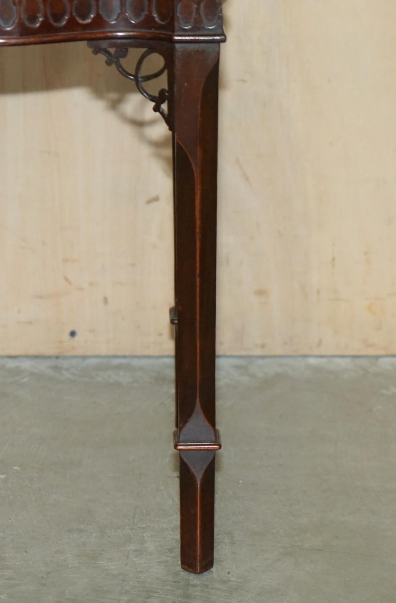 FULLY RESTORED ANTIQUE HOWARD & SONS THOMAS CHIPPENDALE KETTLE STAND SiDE TABLE For Sale 5
