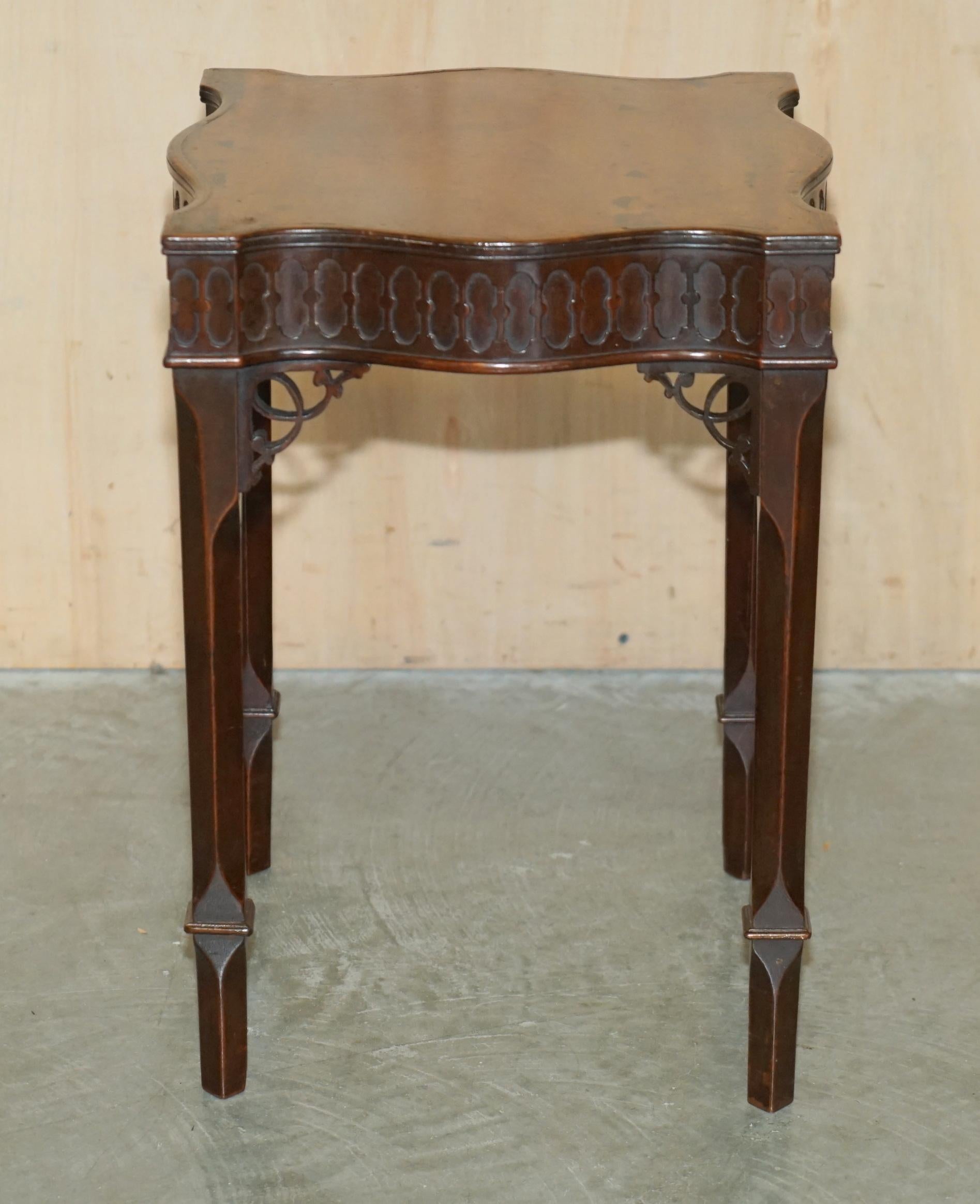 FULLY RESTORED ANTIQUE HOWARD & SONS THOMAS CHIPPENDALE KETTLE STAND SiDE TABLE For Sale 12