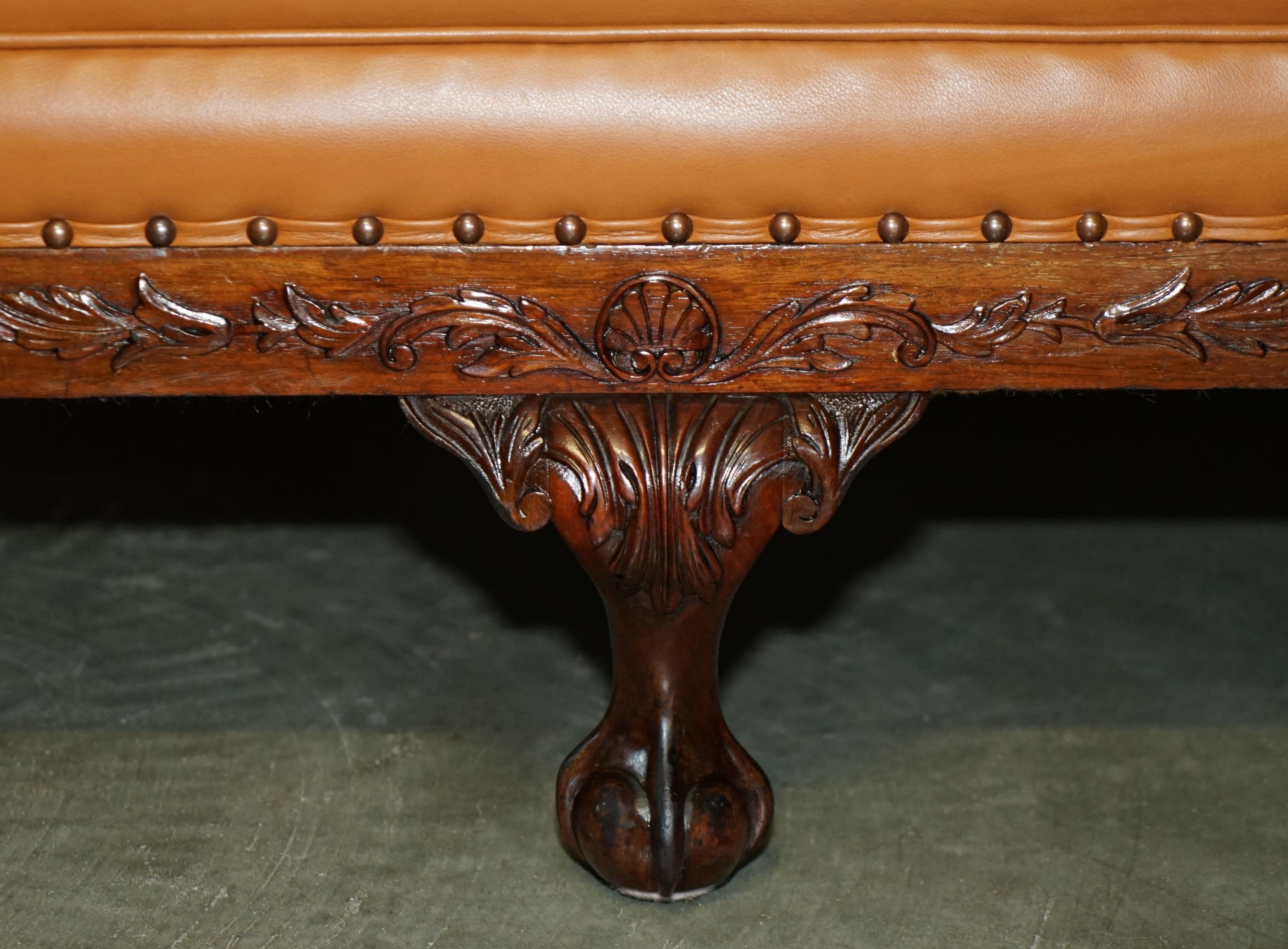 Cuir canapé trois places en cuir marron foncé ANTiQUE VICTORIENNE entièrement restaurée en vente