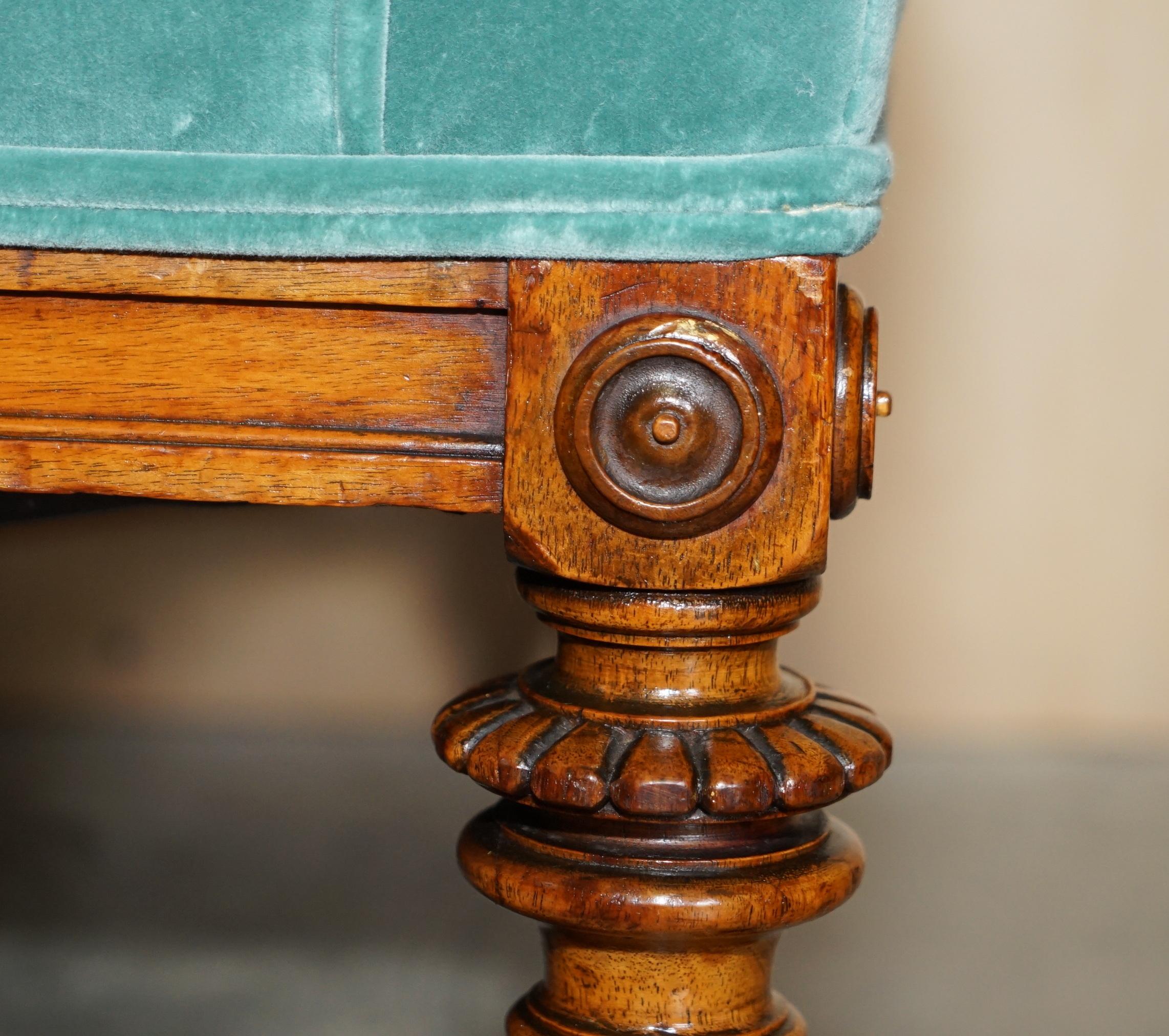 FULLY RESTORED ANTIQUE VICTORIAN LIBRARY ARMCHAiR MULBERRY VELVET UPHOLSTERY For Sale 7