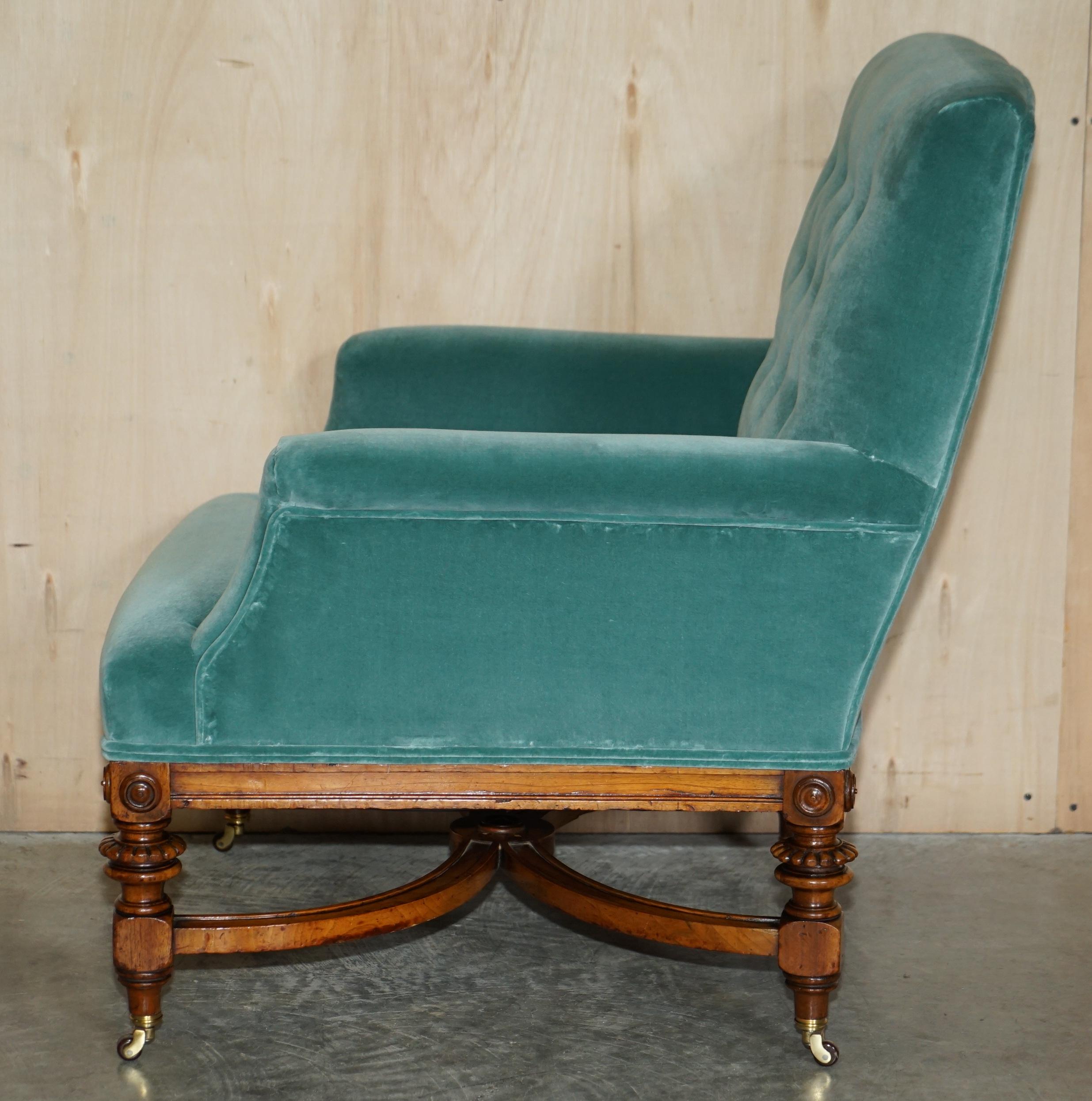 FULLY RESTORED ANTIQUE VICTORIAN LIBRARY ARMCHAiR MULBERRY VELVET UPHOLSTERY For Sale 12