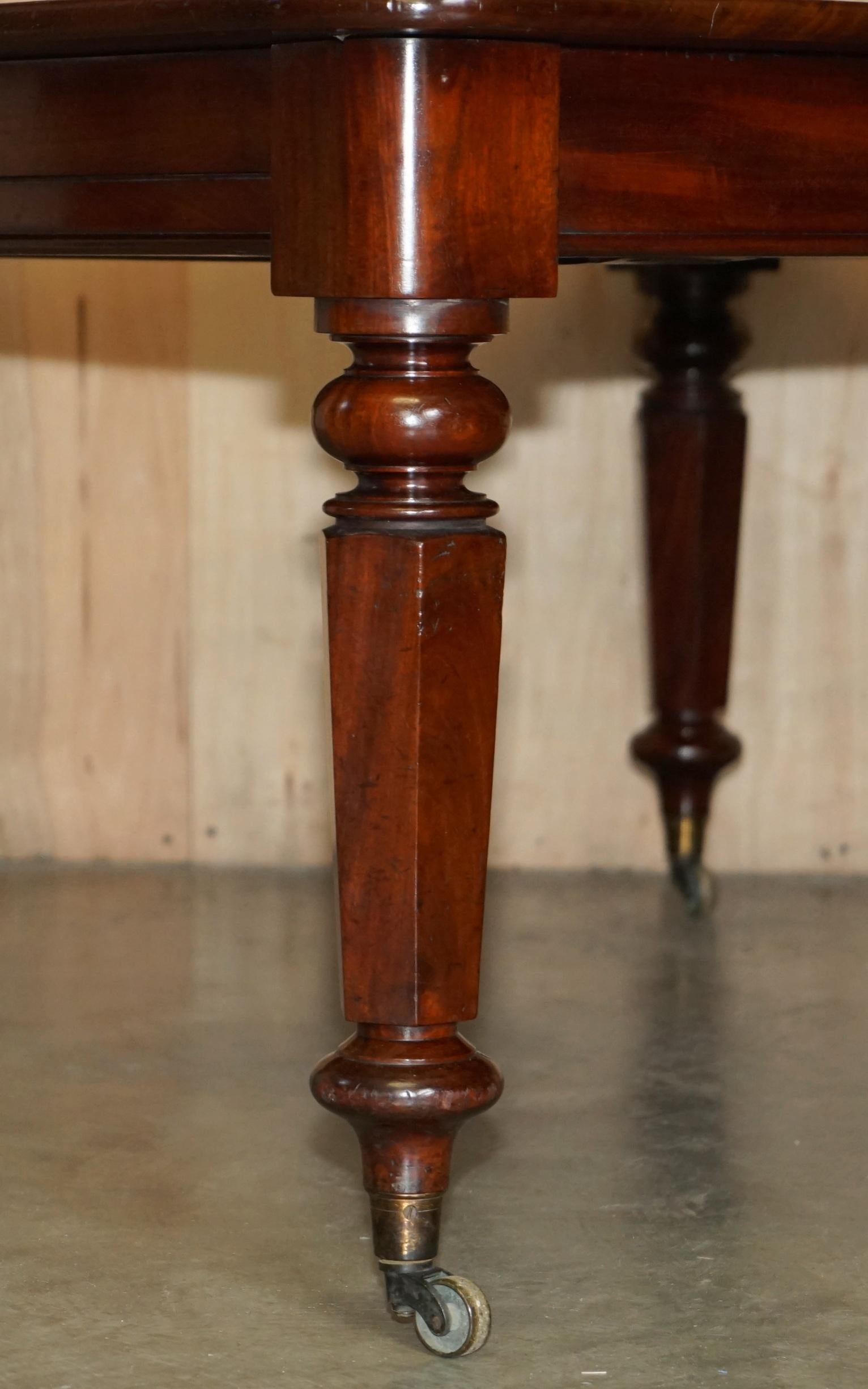 William IV FULLY RESTORED ANTiQUE WILLIAM IV CIRCA 1830 4-12 PERSON EXTENDING DINING TABLE For Sale