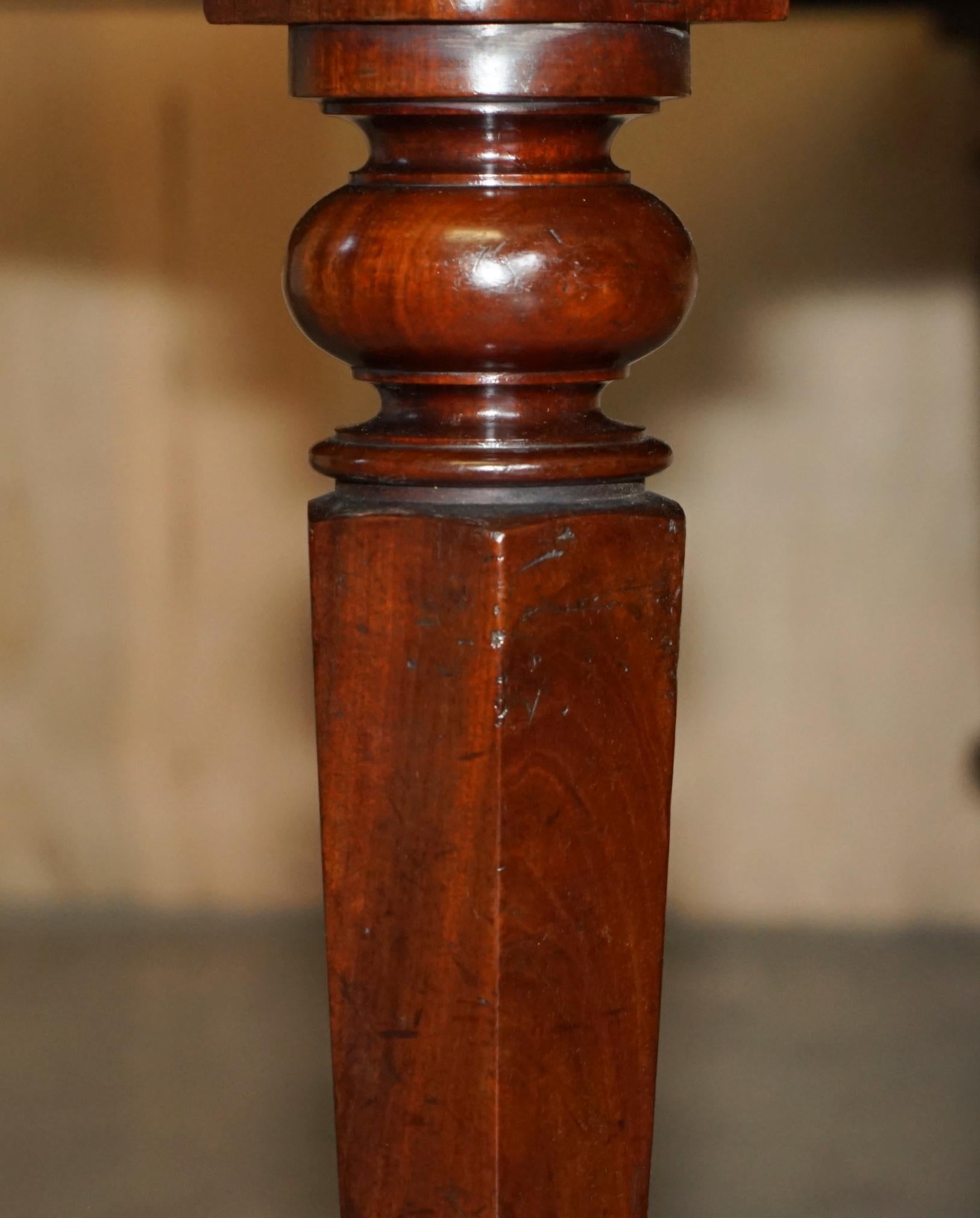 Hand-Crafted FULLY RESTORED ANTiQUE WILLIAM IV CIRCA 1830 4-12 PERSON EXTENDING DINING TABLE For Sale