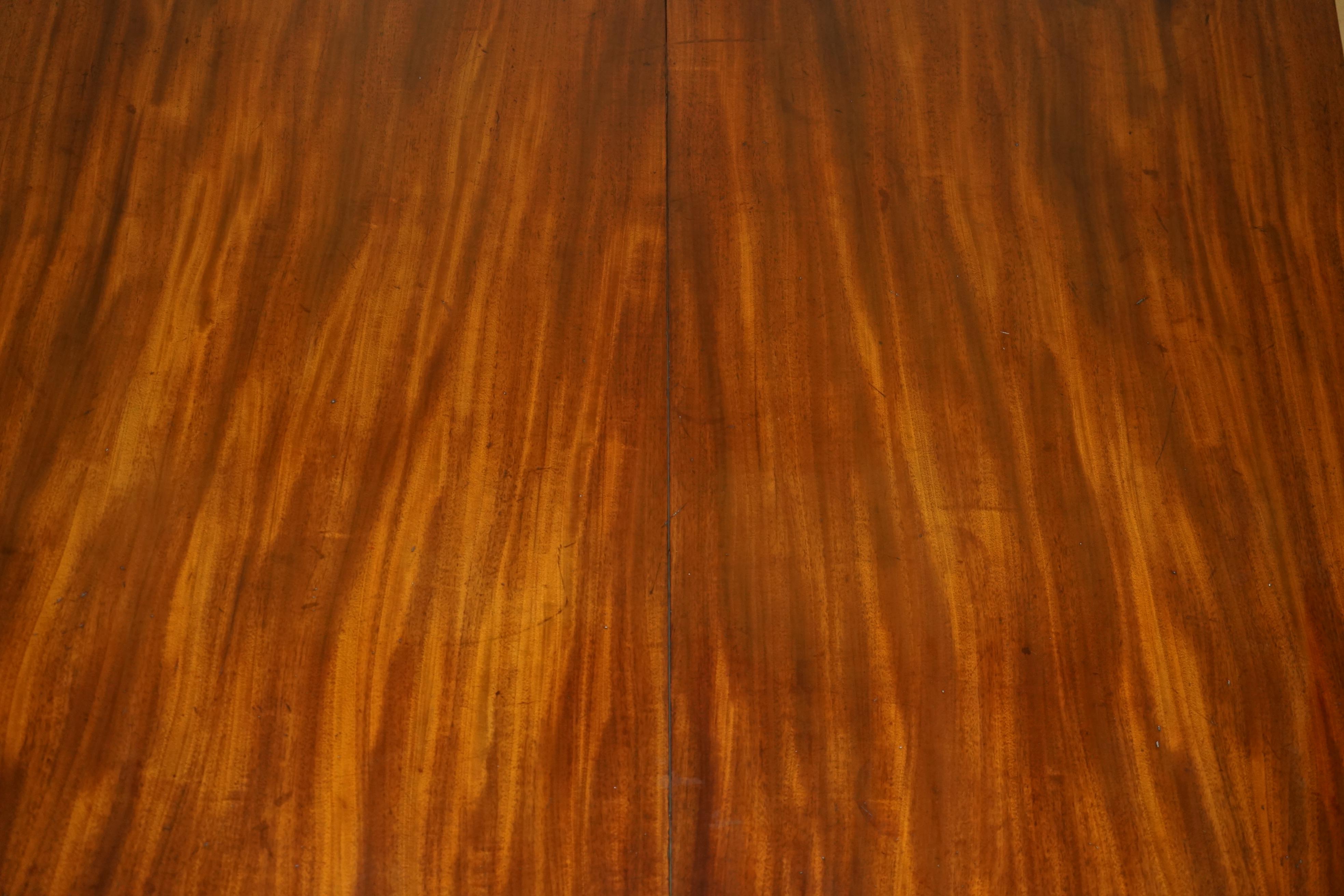 FULLY RESTORED ANTiQUE WILLIAM IV CIRCA 1830 4-12 PERSON EXTENDING DINING TABLE For Sale 1