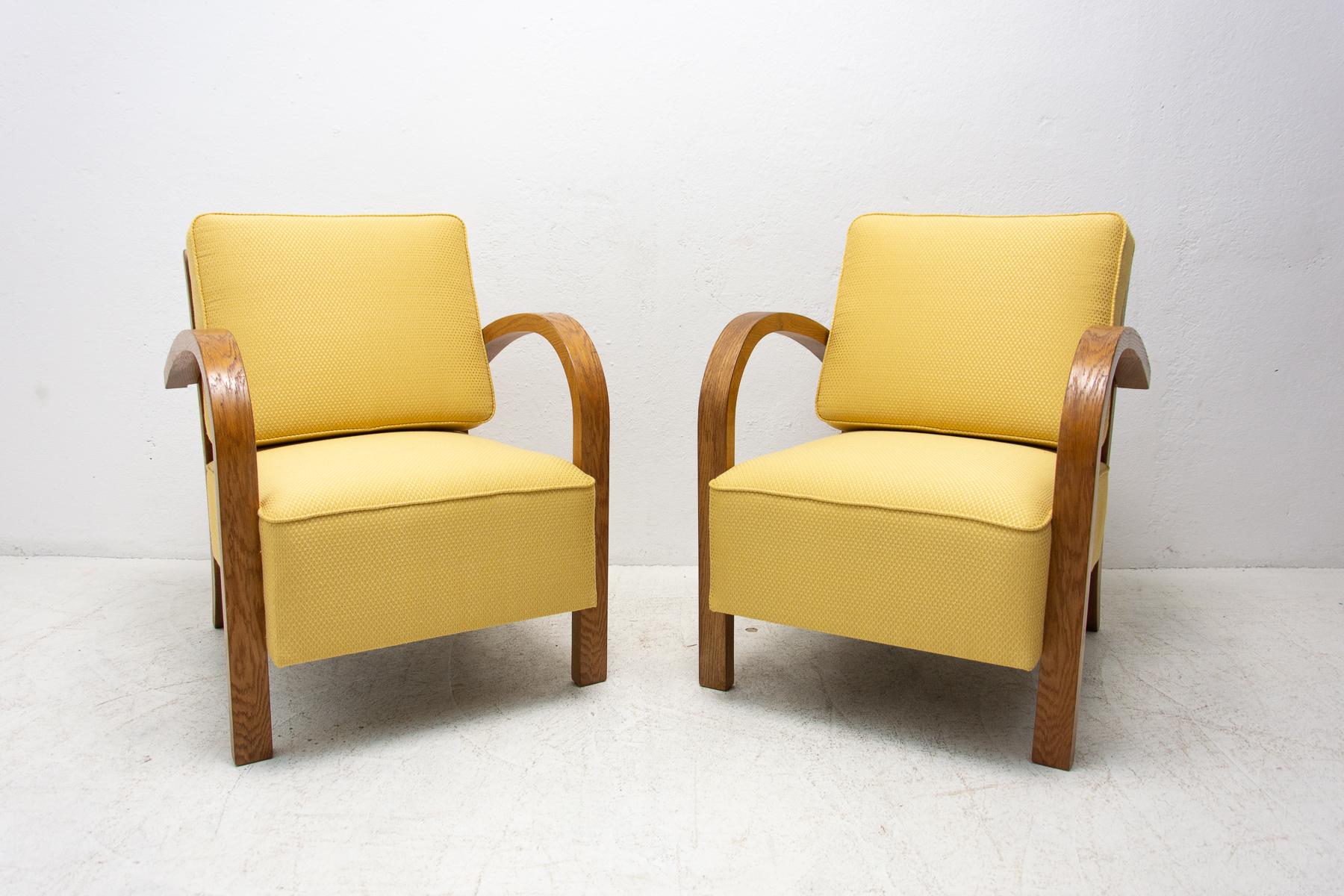 These Art Deco bentwood armchairs were made in the former Czechoslovakia in the 1930’s. Fully restored and are in excellent condition. New upholstery, polished veneer. The armchairs are an exceptional in their design and comfort as well.

Price is