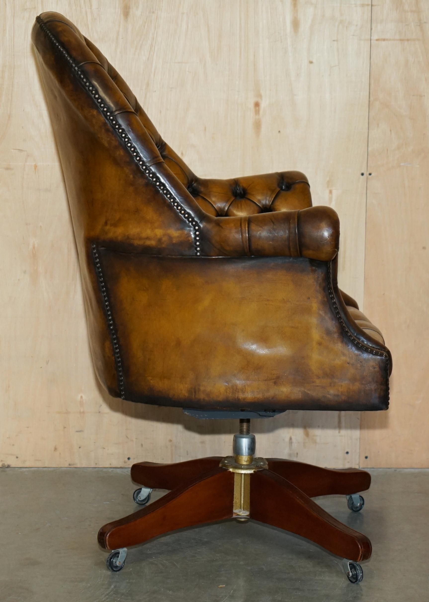 SILLón de cuero marrón de estilo Art Decó totalmente restaurado. en venta 7