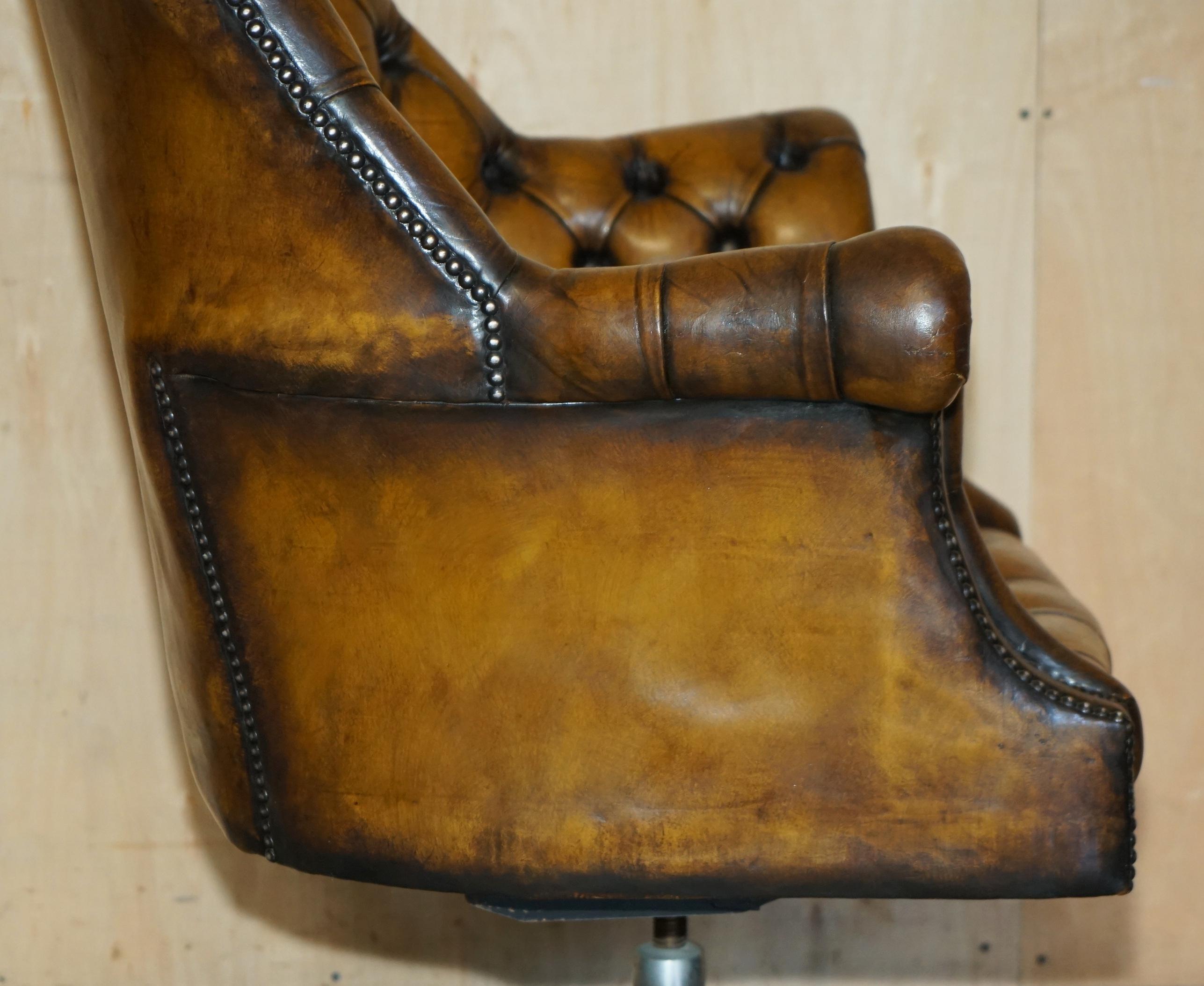 SILLón de cuero marrón de estilo Art Decó totalmente restaurado. en venta 8