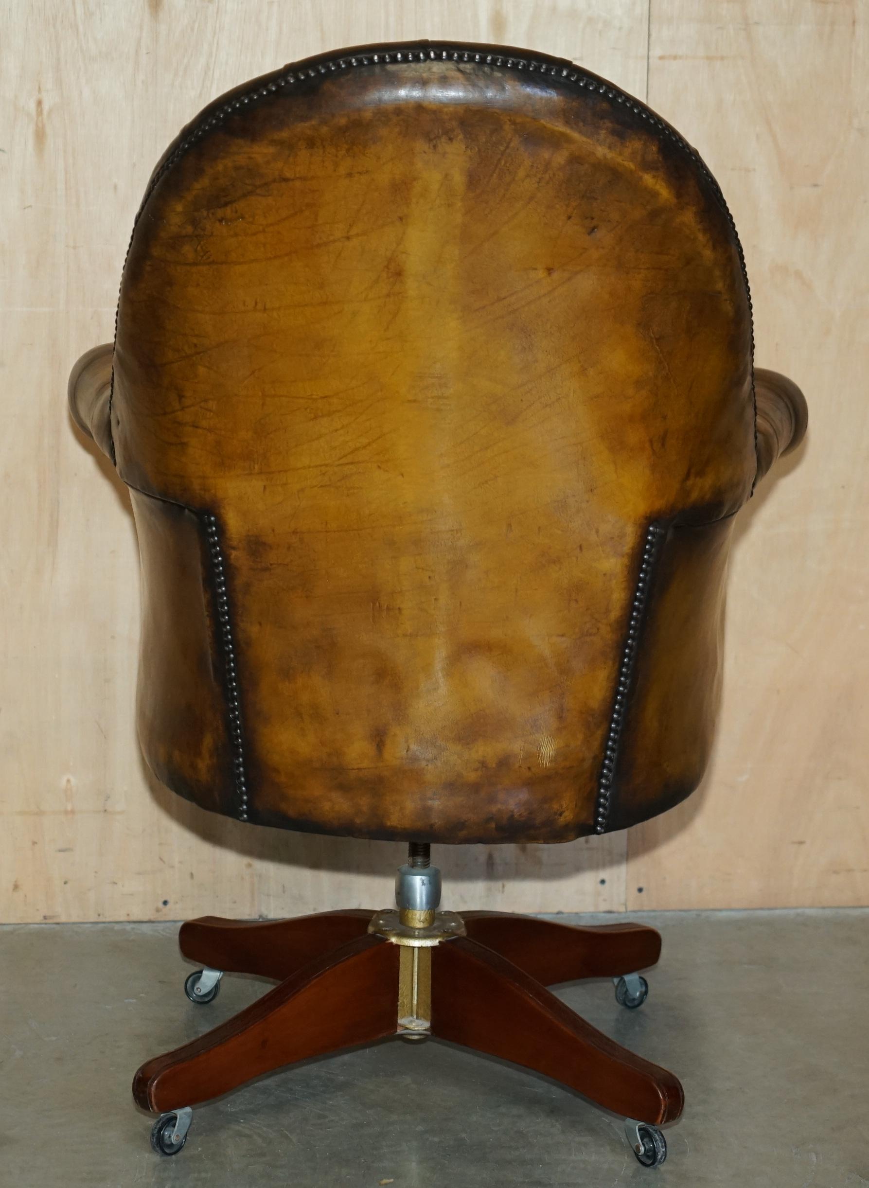 SILLón de cuero marrón de estilo Art Decó totalmente restaurado. en venta 9