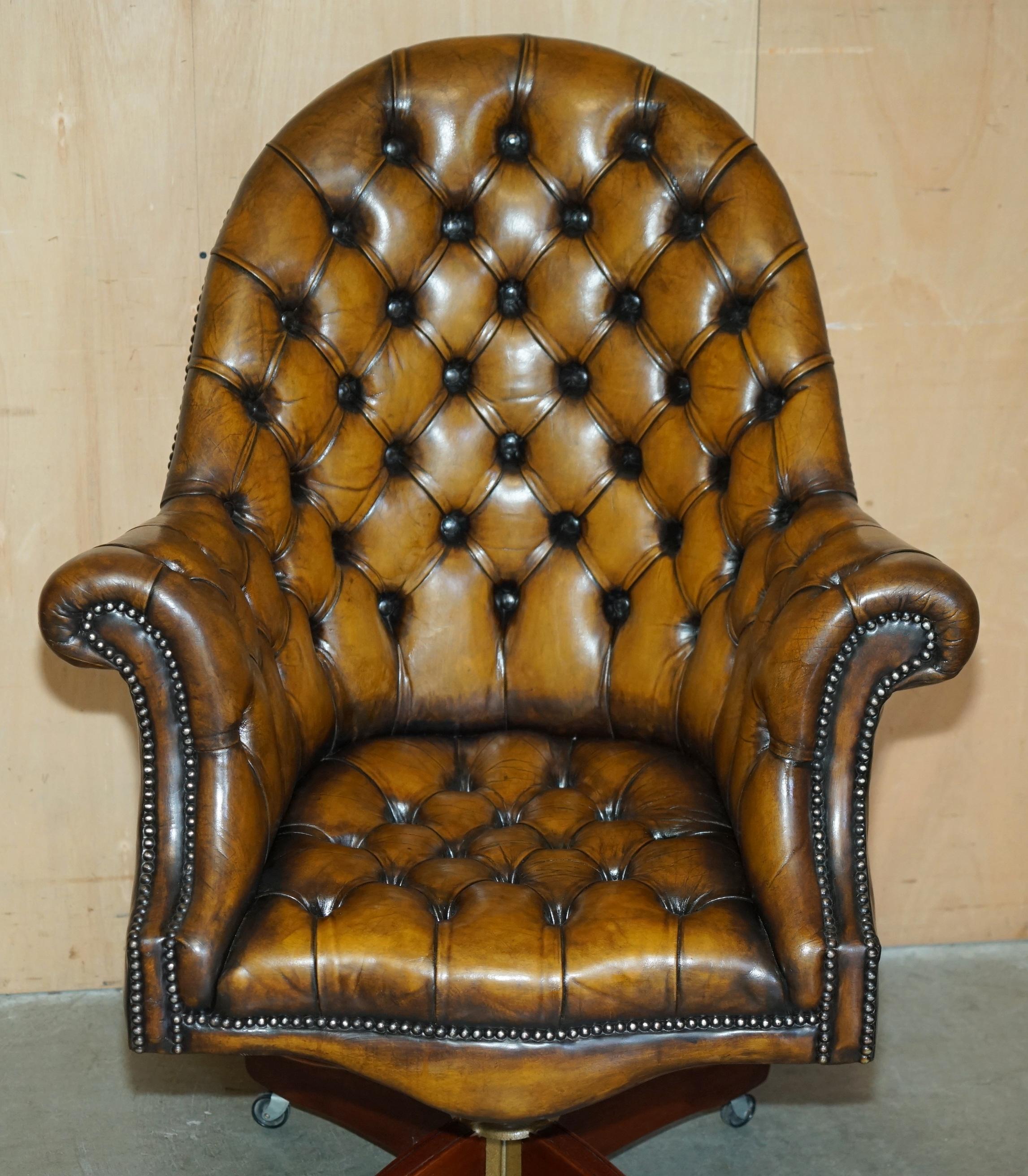 SILLón de cuero marrón de estilo Art Decó totalmente restaurado. Inglés en venta