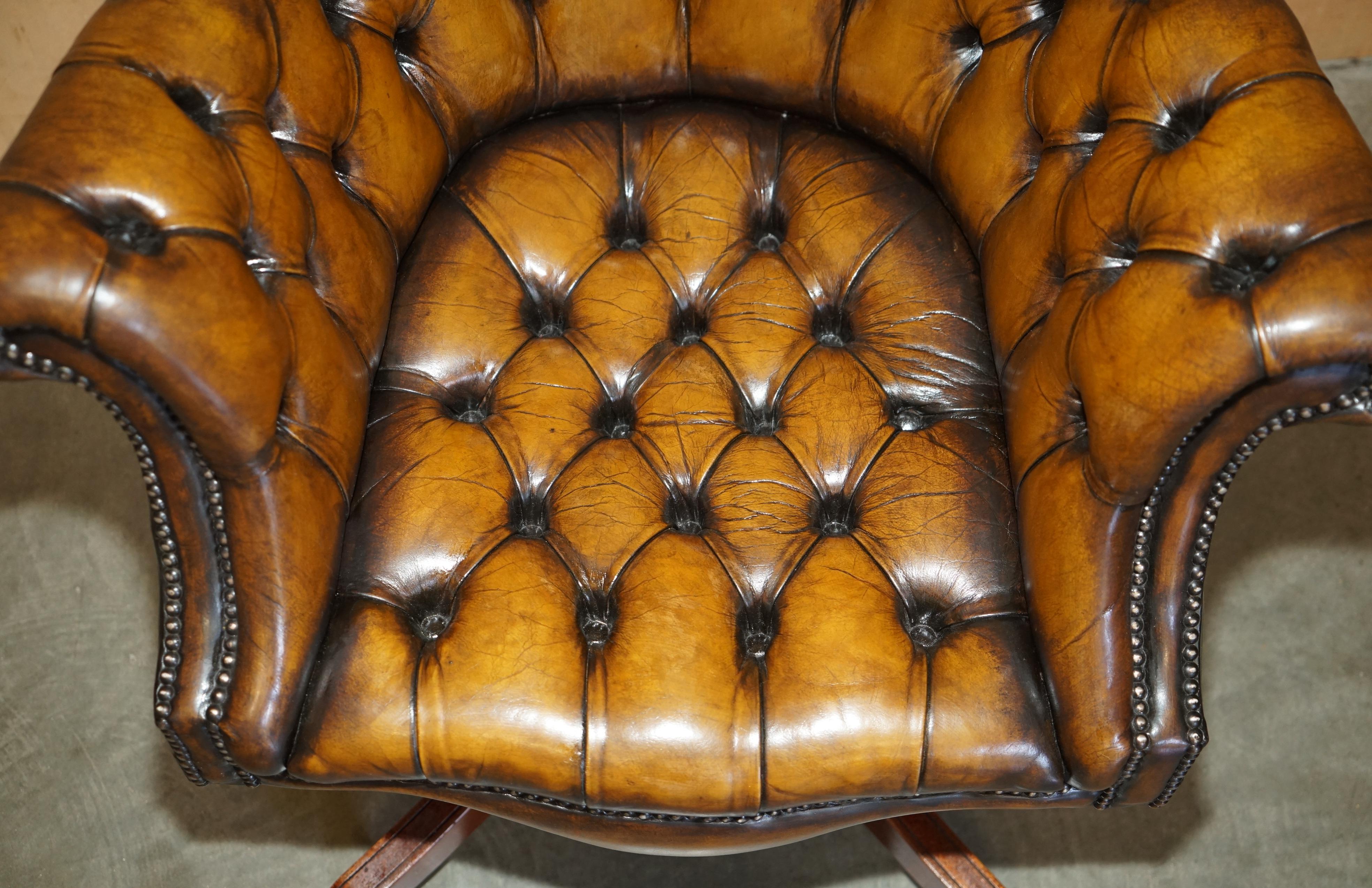 SILLón de cuero marrón de estilo Art Decó totalmente restaurado. en venta 1