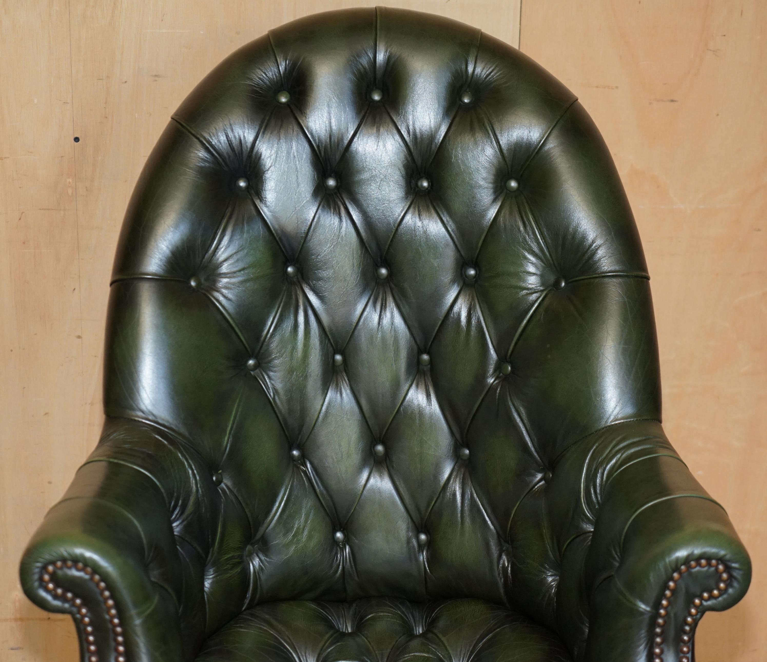 Anglais FAUTEUIL DE DIRECTEUR ART DECO EN CUIR VERT CHESTERFIELD CAPTAINS FAUTEUIL DE DIRECTEUR entièrement restauré en vente