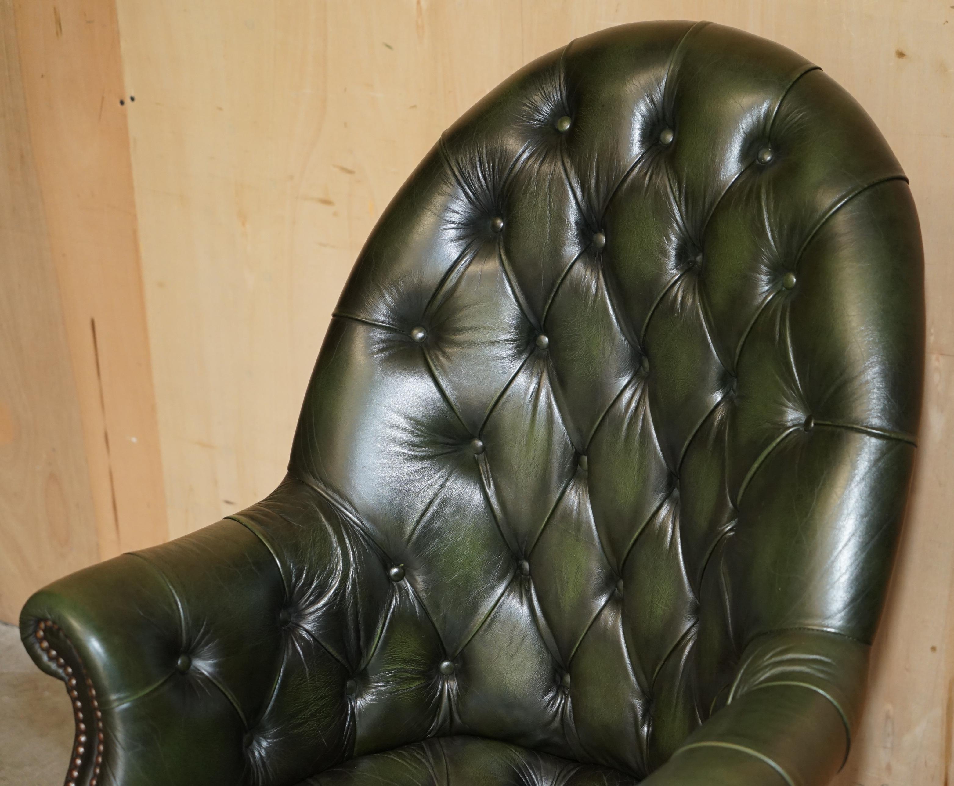Fait main FAUTEUIL DE DIRECTEUR ART DECO EN CUIR VERT CHESTERFIELD CAPTAINS FAUTEUIL DE DIRECTEUR entièrement restauré en vente