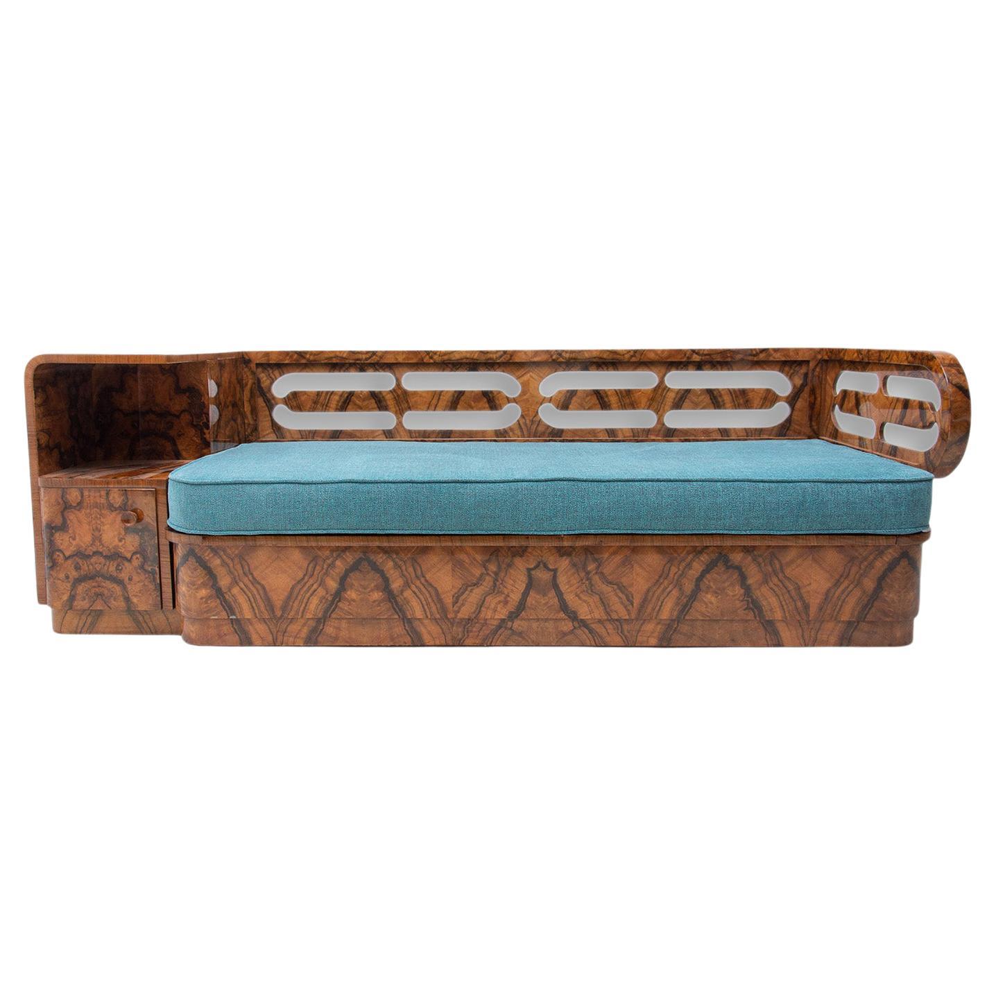 Fully Restored Art Deco Sofa in Walnut, 1930´s For Sale