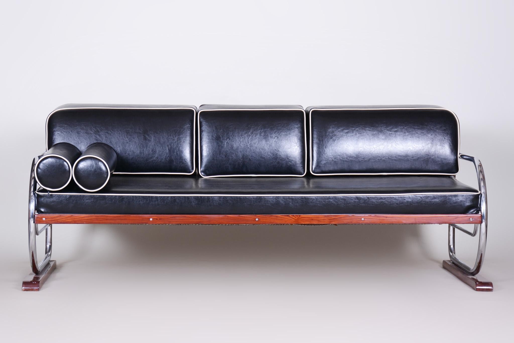 Czech Fully Restored Bauhaus Black Leather Tubular Chrome Sofa by Robert Slezák, 1930s
