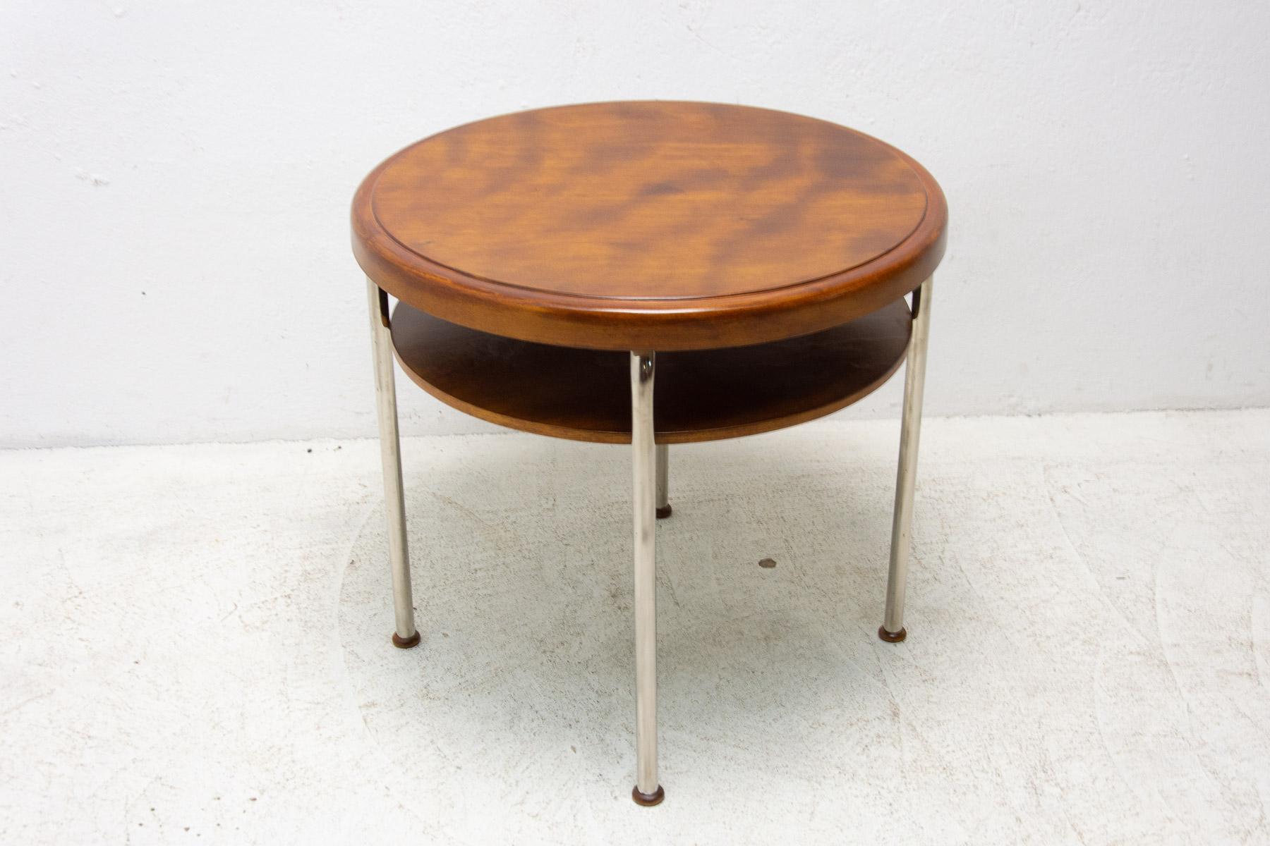 Fully Restored Bauhaus Coffee Table by Robert Slezák, 1930s In Good Condition In Prague 8, CZ
