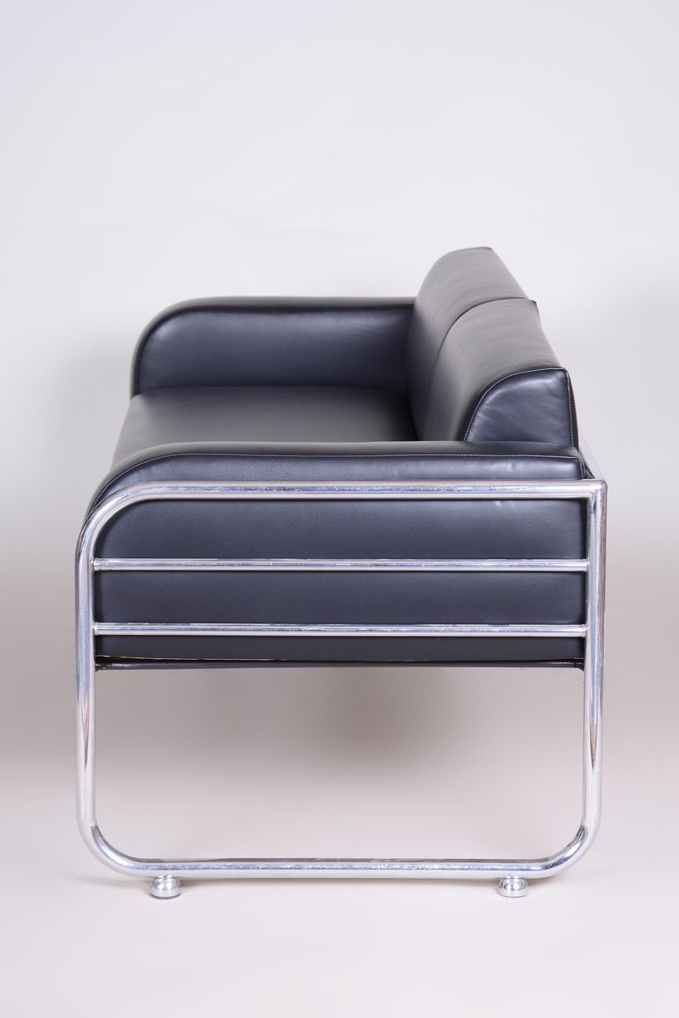 Canapé Bauhaus en cuir et chrome entièrement restauré par Vichr a Spol, années 1930, République tchèque en vente 6