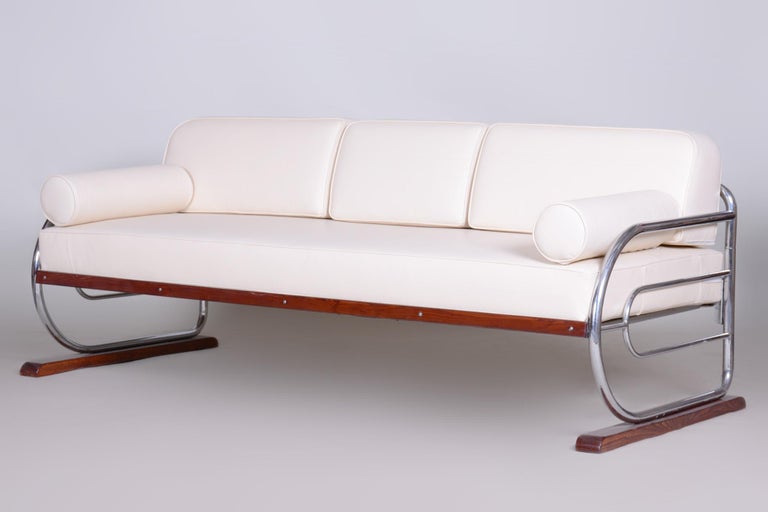 Czech Fully Restored Bauhaus White Leather Tubular Chrome Sofa by Robert Slezák, 1930s For Sale