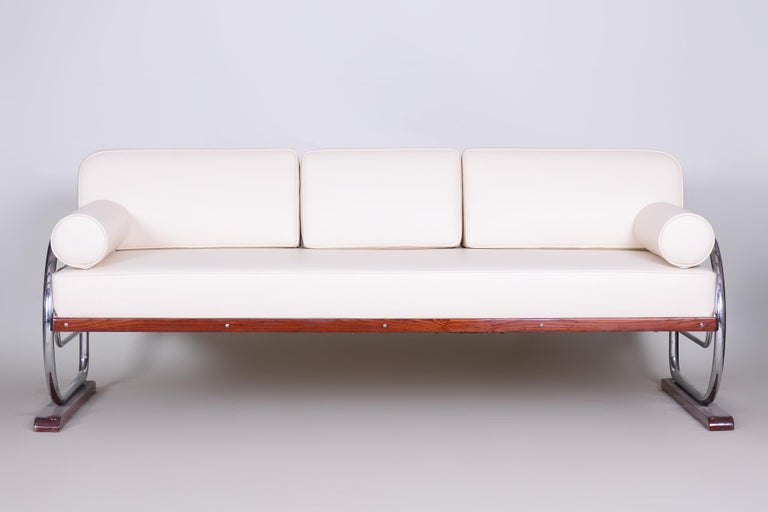 20th Century Fully Restored Bauhaus White Leather Tubular Chrome Sofa by Robert Slezák, 1930s For Sale