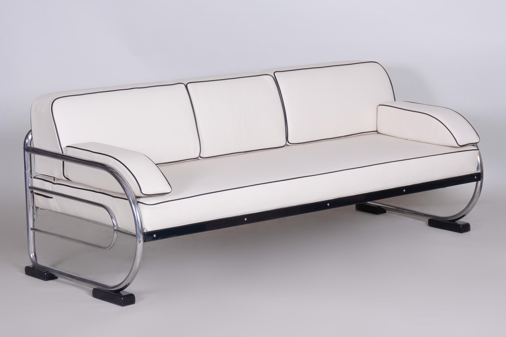 XX secolo Divano Bauhaus in pelle bianca e cromo tubolare completamente restaurato di Robert Slezák, anni '30 in vendita