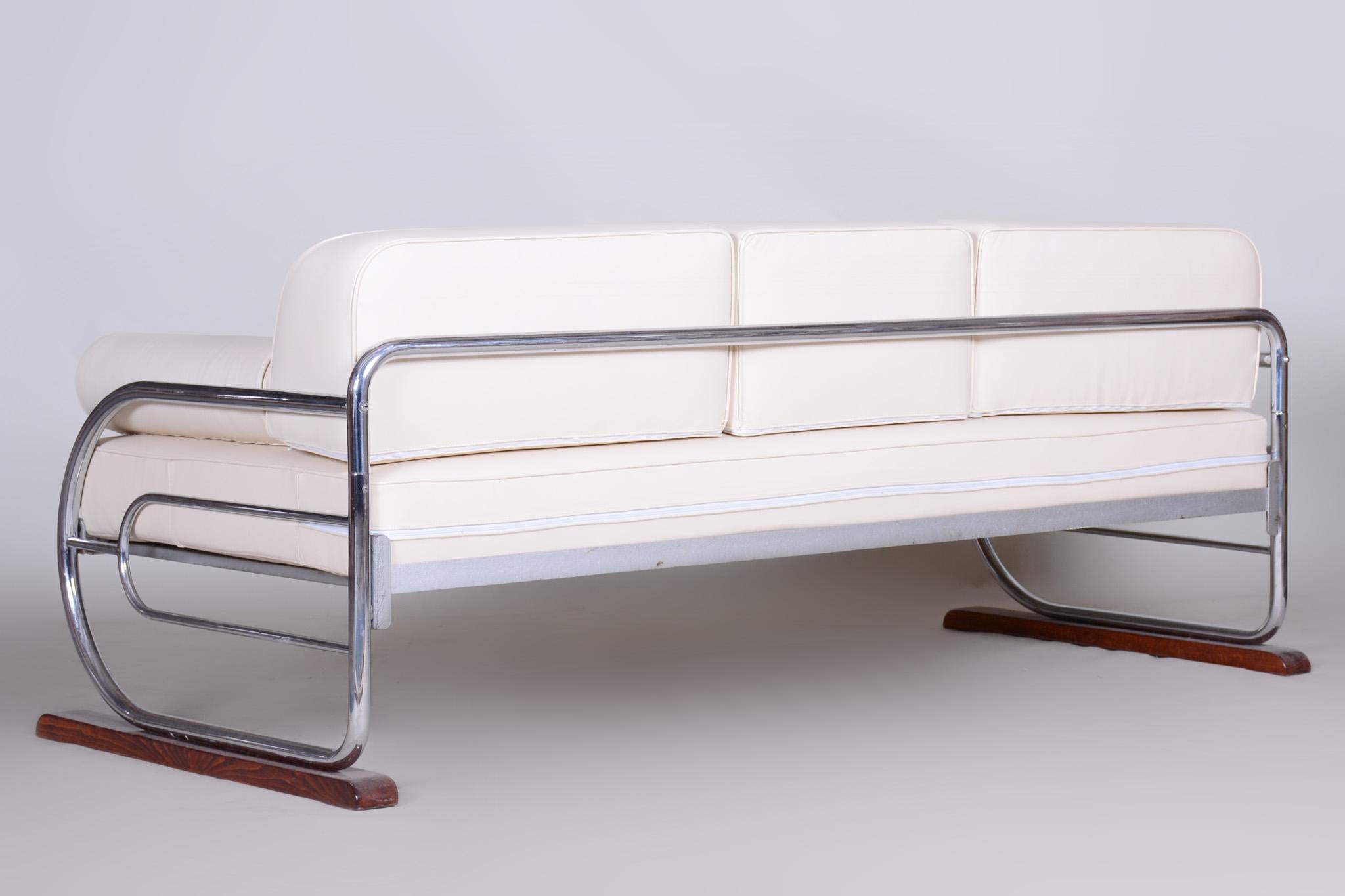 Vollständig restauriertes Bauhaus-Sofa aus weißem Leder und Chromrohr von Robert Slezák, 1930er Jahre im Angebot 3