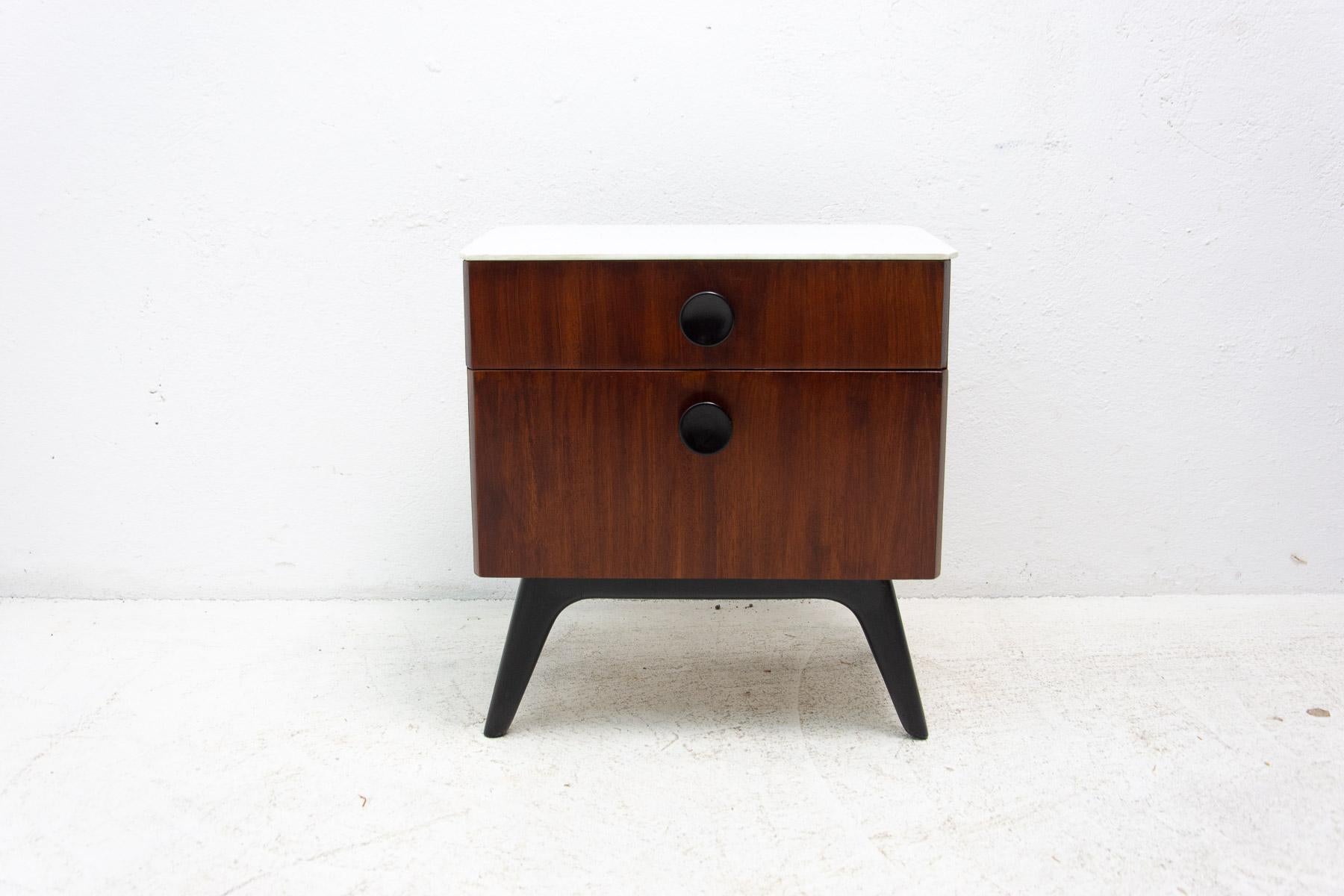 Fully Restored Bedside Table by Jindřich Halabala for ÚP Závody, 1950's, Czech 7