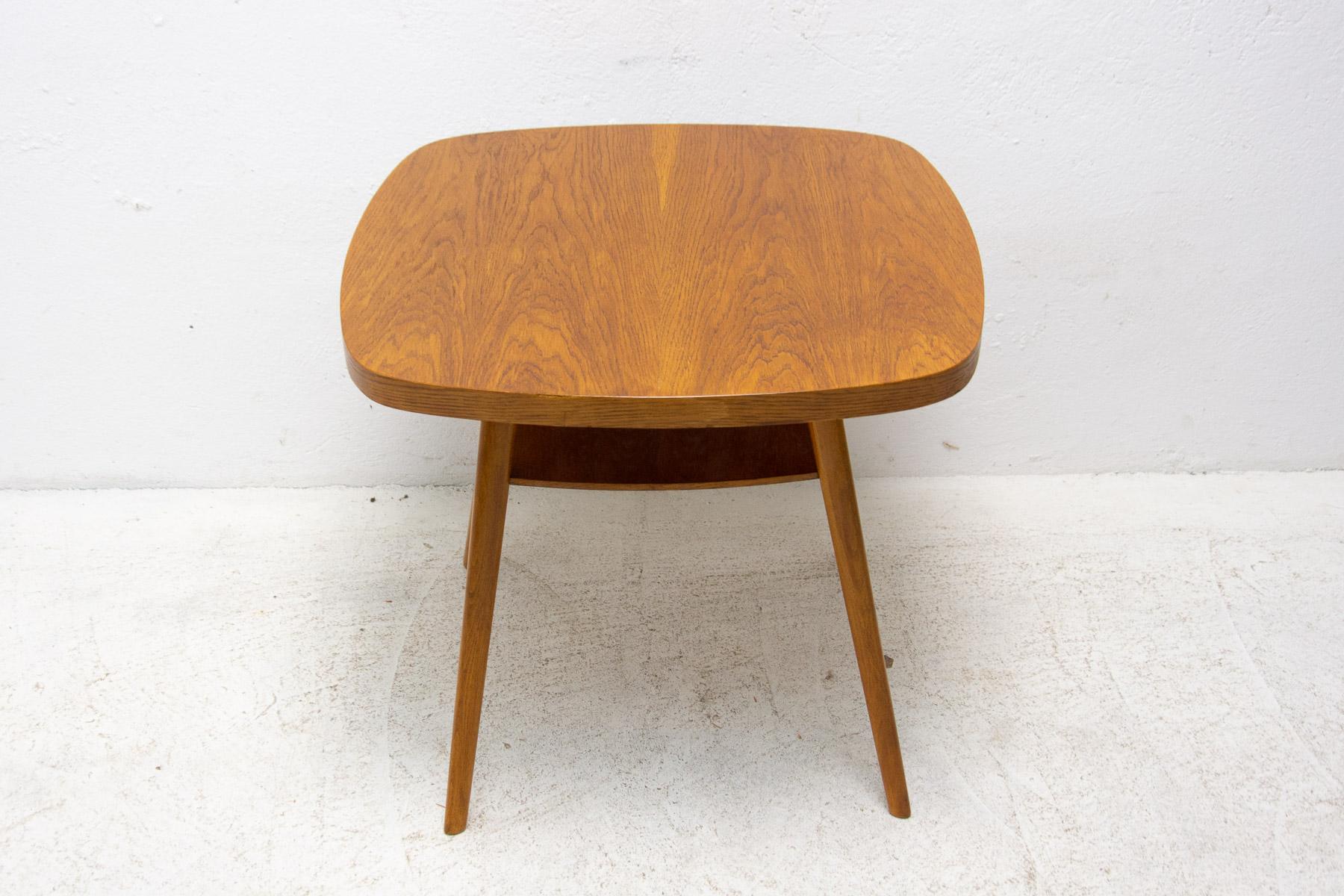 Fully Restored Beech Wood Coffee Table, Czechoslovakia, 1960´S For Sale 7