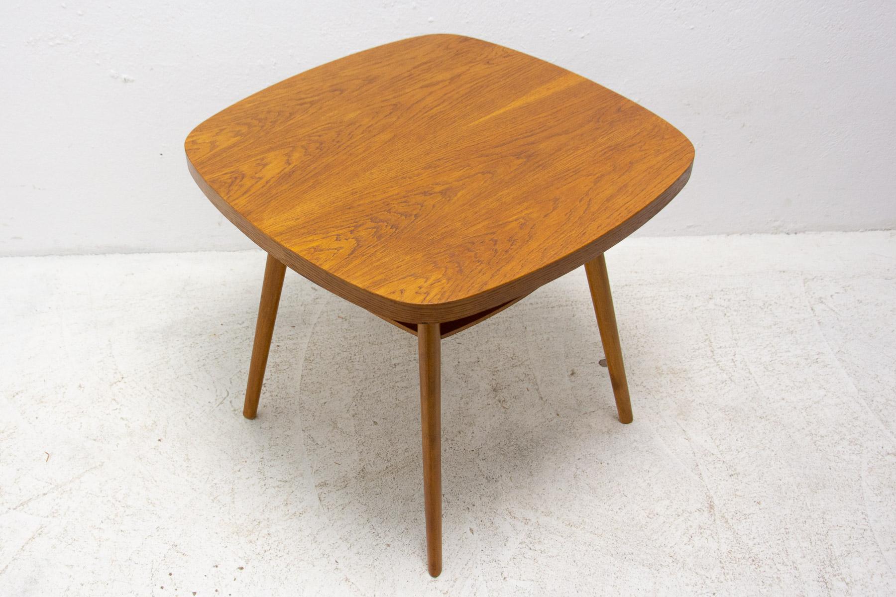 Mid-Century Modern Fully Restored Beech Wood Coffee Table, Czechoslovakia, 1960´S For Sale