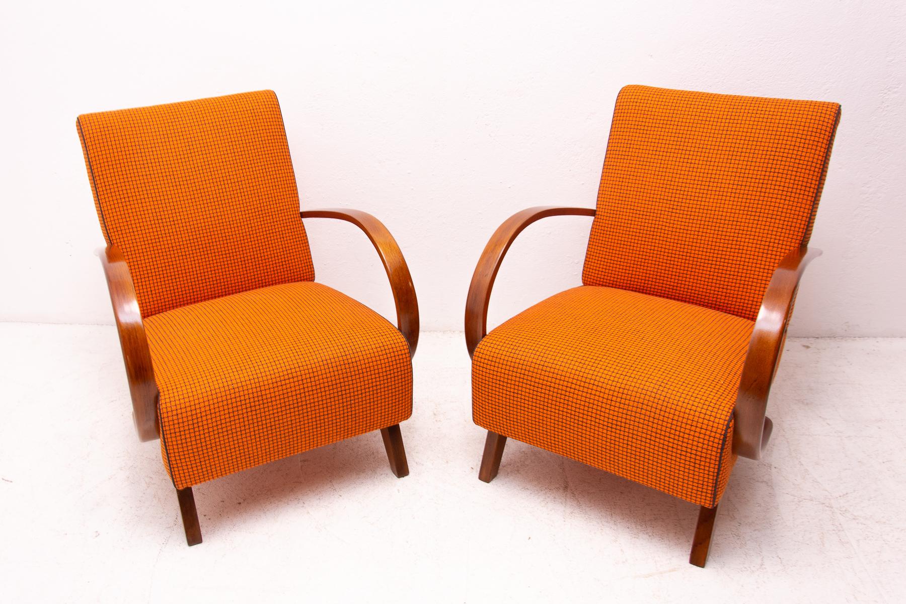 Fully Restored Bentwood Armchairs by Jindřich Halabala for UP Závody, 1950´s In Excellent Condition In Prague 8, CZ