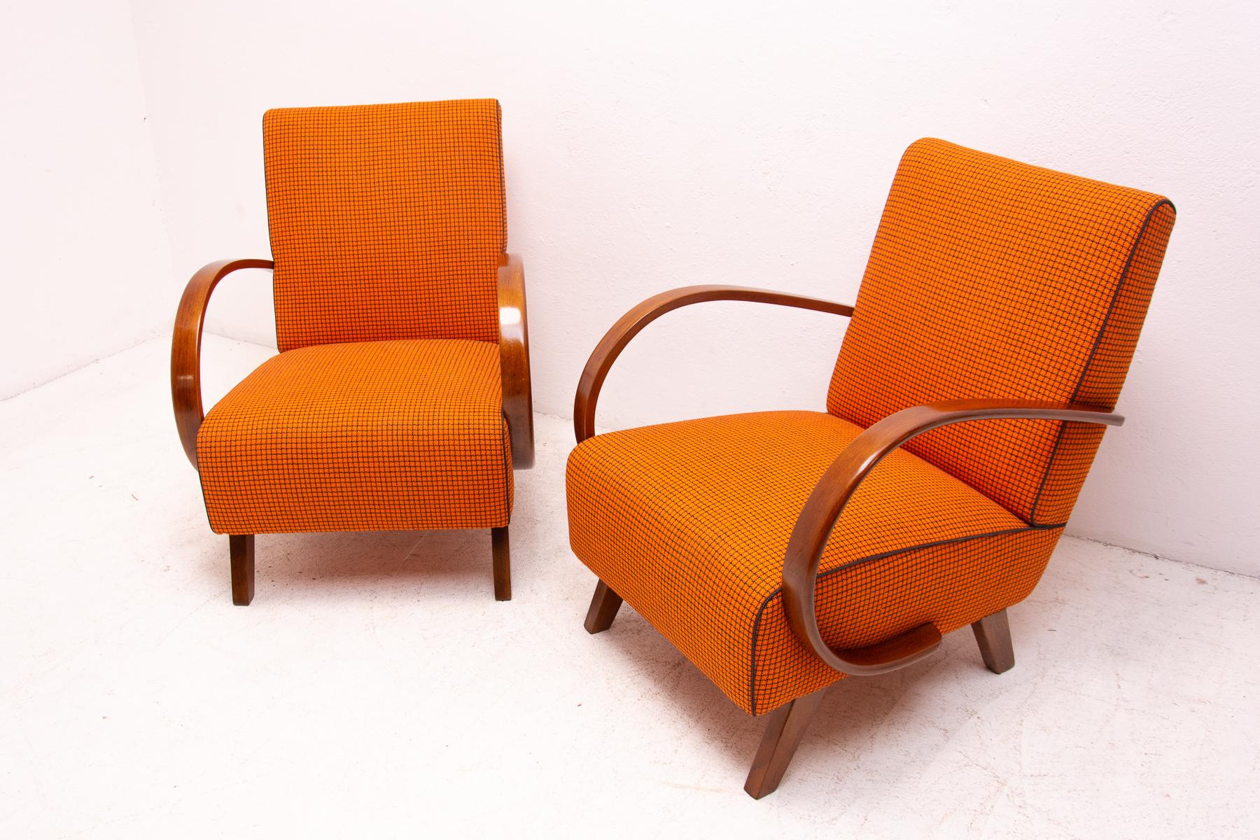 20th Century Fully Restored Bentwood Armchairs by Jindřich Halabala for UP Závody, 1950´s
