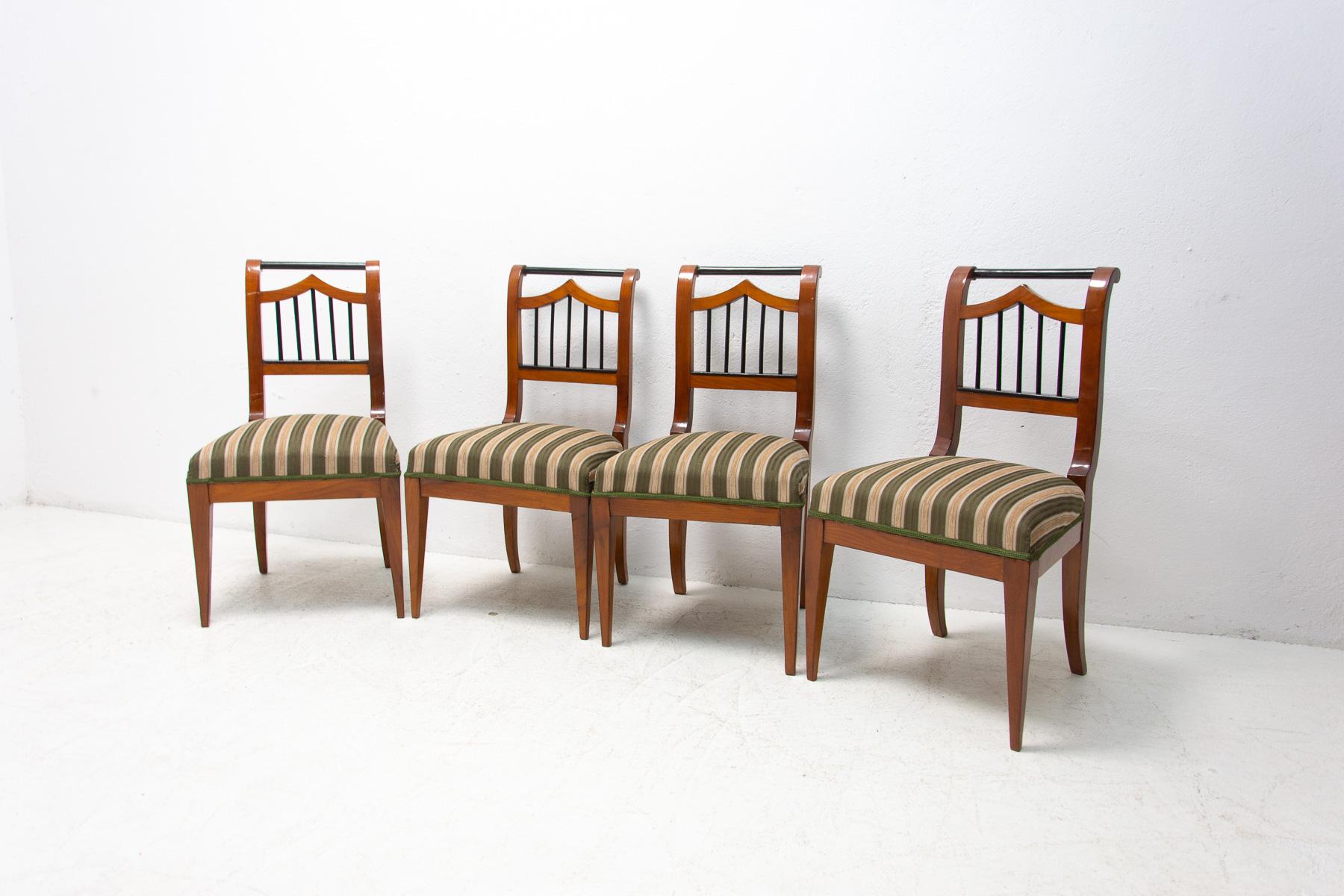 19th Century Fully Restored Biedermeier Dining Chairs, Austria-Hungary, 1830´s, Set of 4