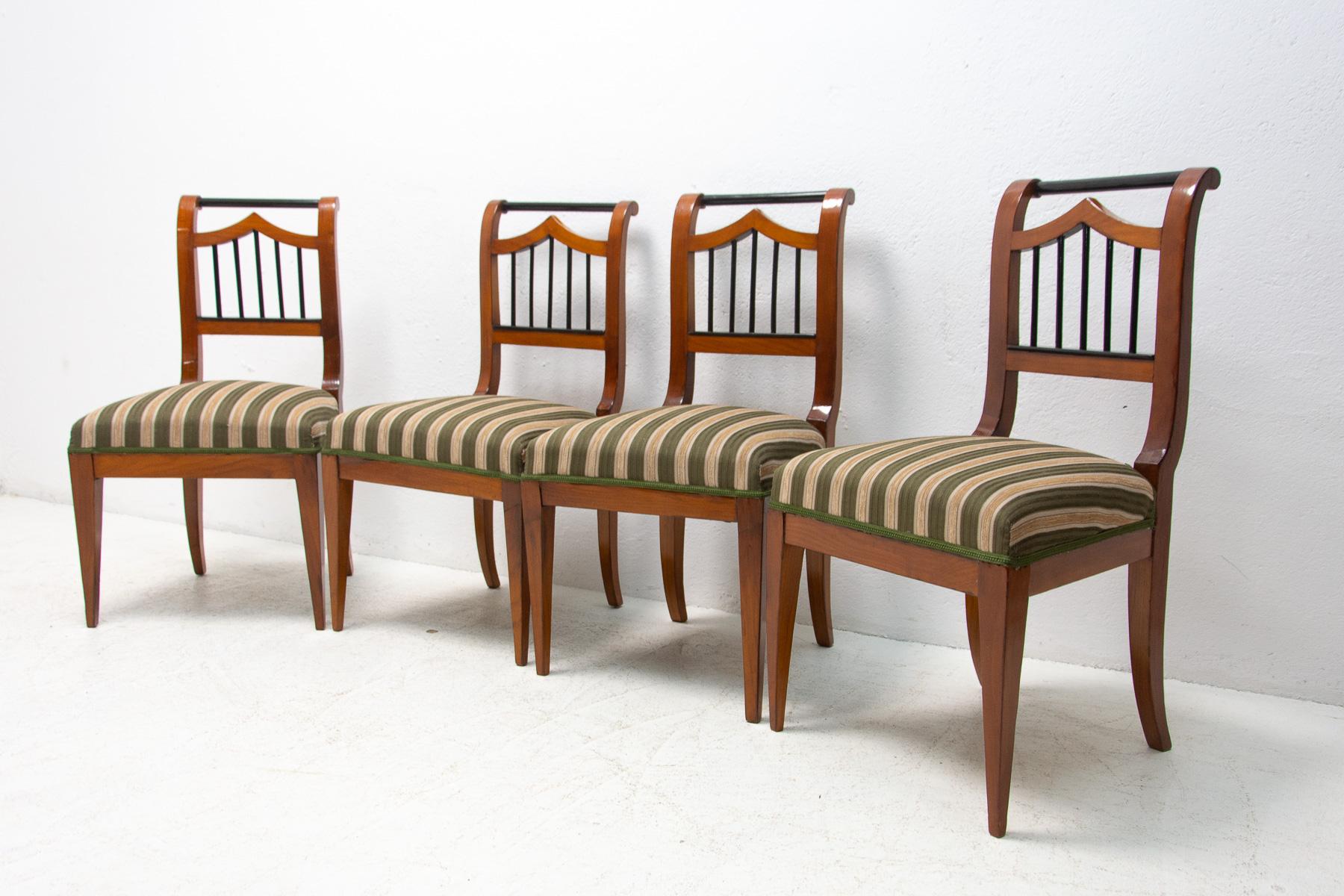 Fully Restored Biedermeier Dining Chairs, Austria-Hungary, 1830´s, Set of 4 1