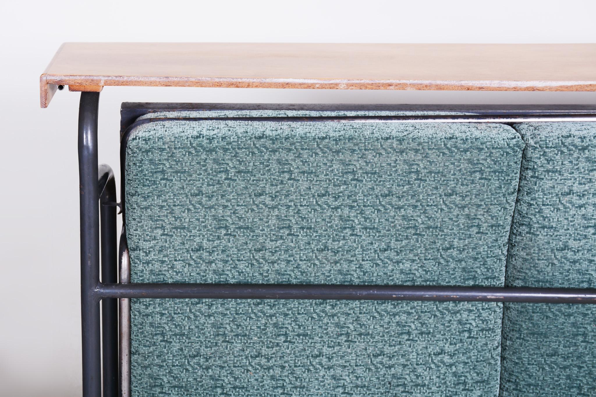 Sofá plegable azul totalmente restaurado, fabricado en los años 30 en Chequia, Mid Century Modern en venta 4