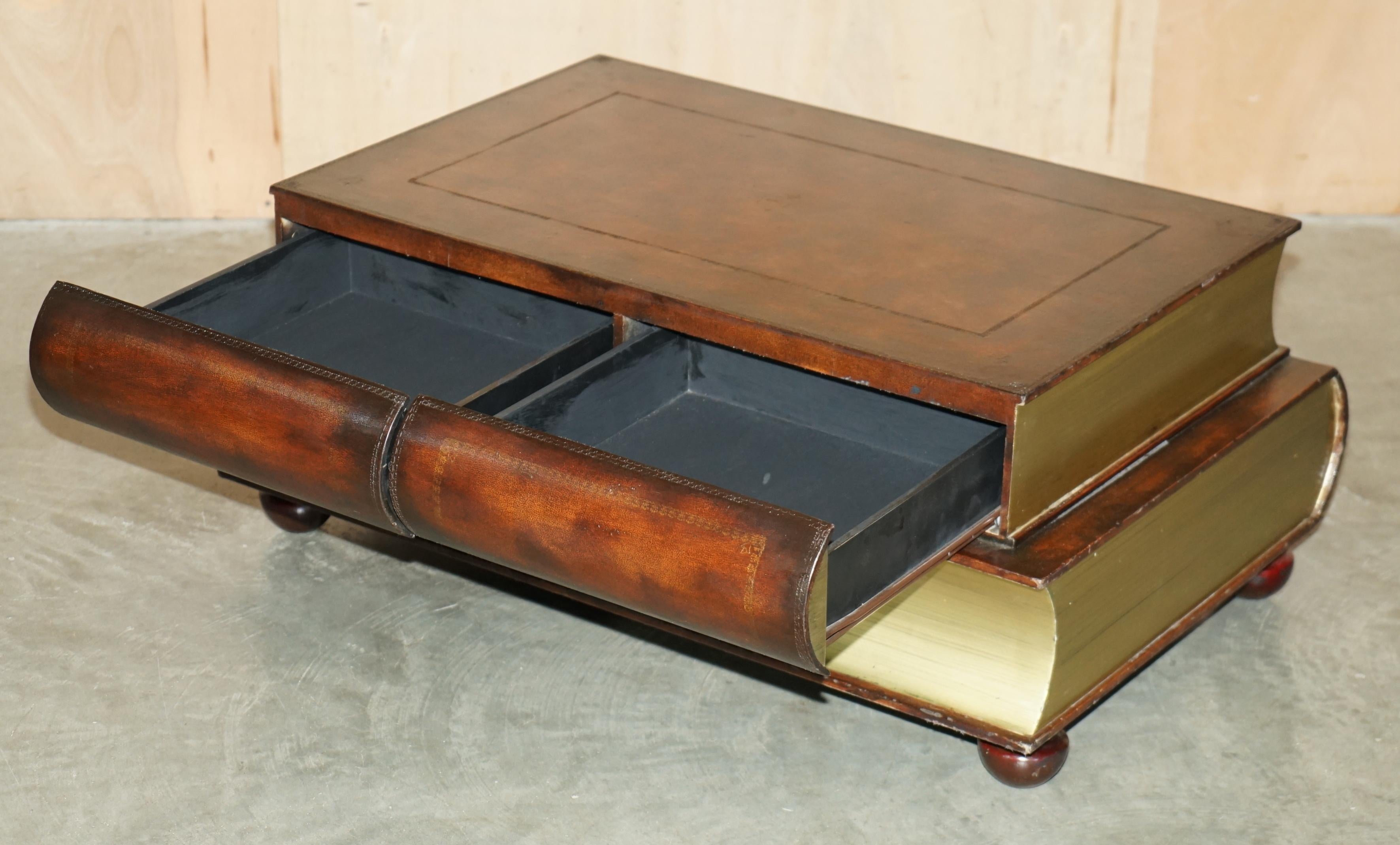 FULLY RESTORED BROWN LEATHER SCHOLARS STACK OF BOOKCASE COFFEE TABLE DRAWERs For Sale 6