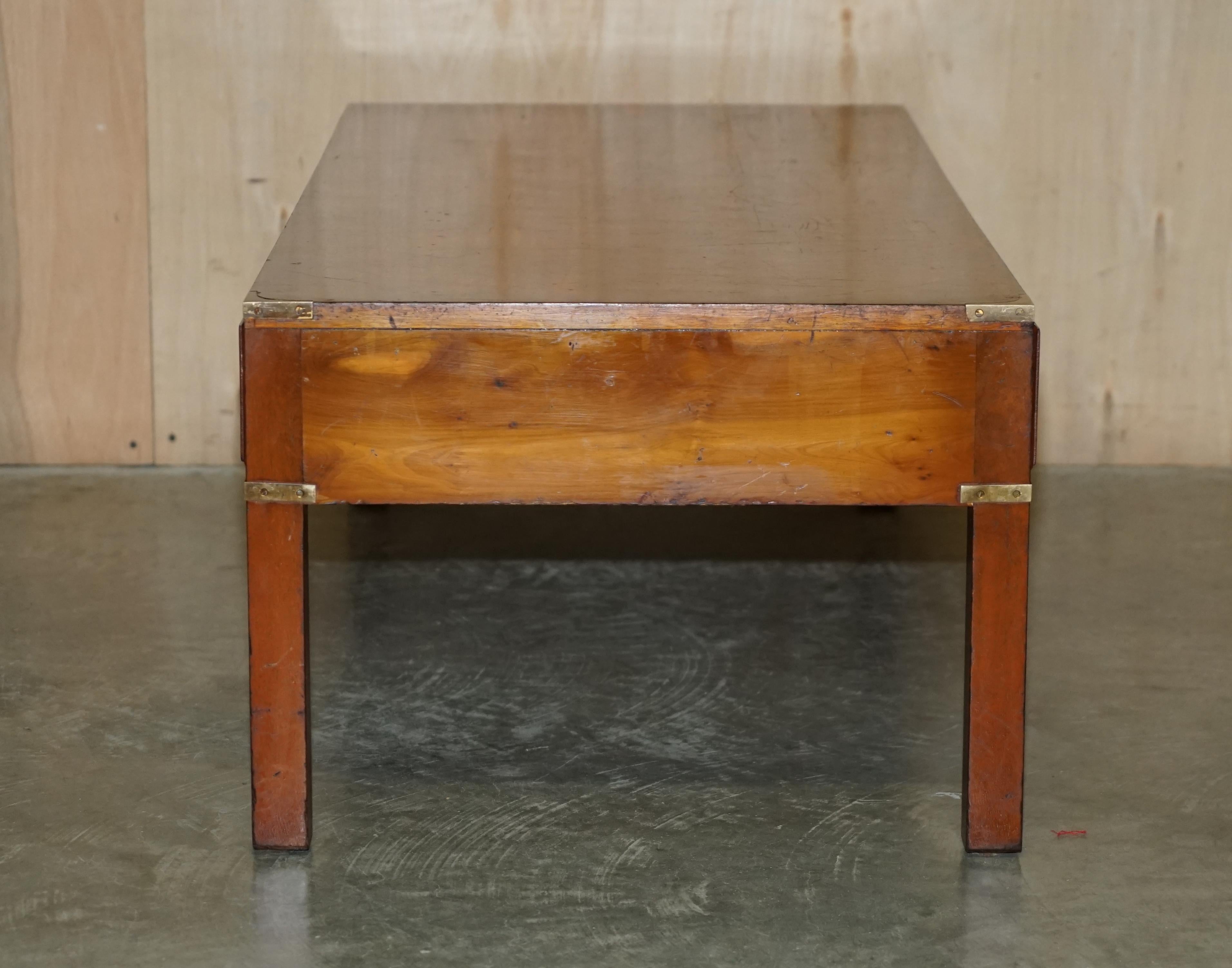Fully Restored Burr & Burl Yew Brass Military Campaign 3 Drawer Coffee Table For Sale 5