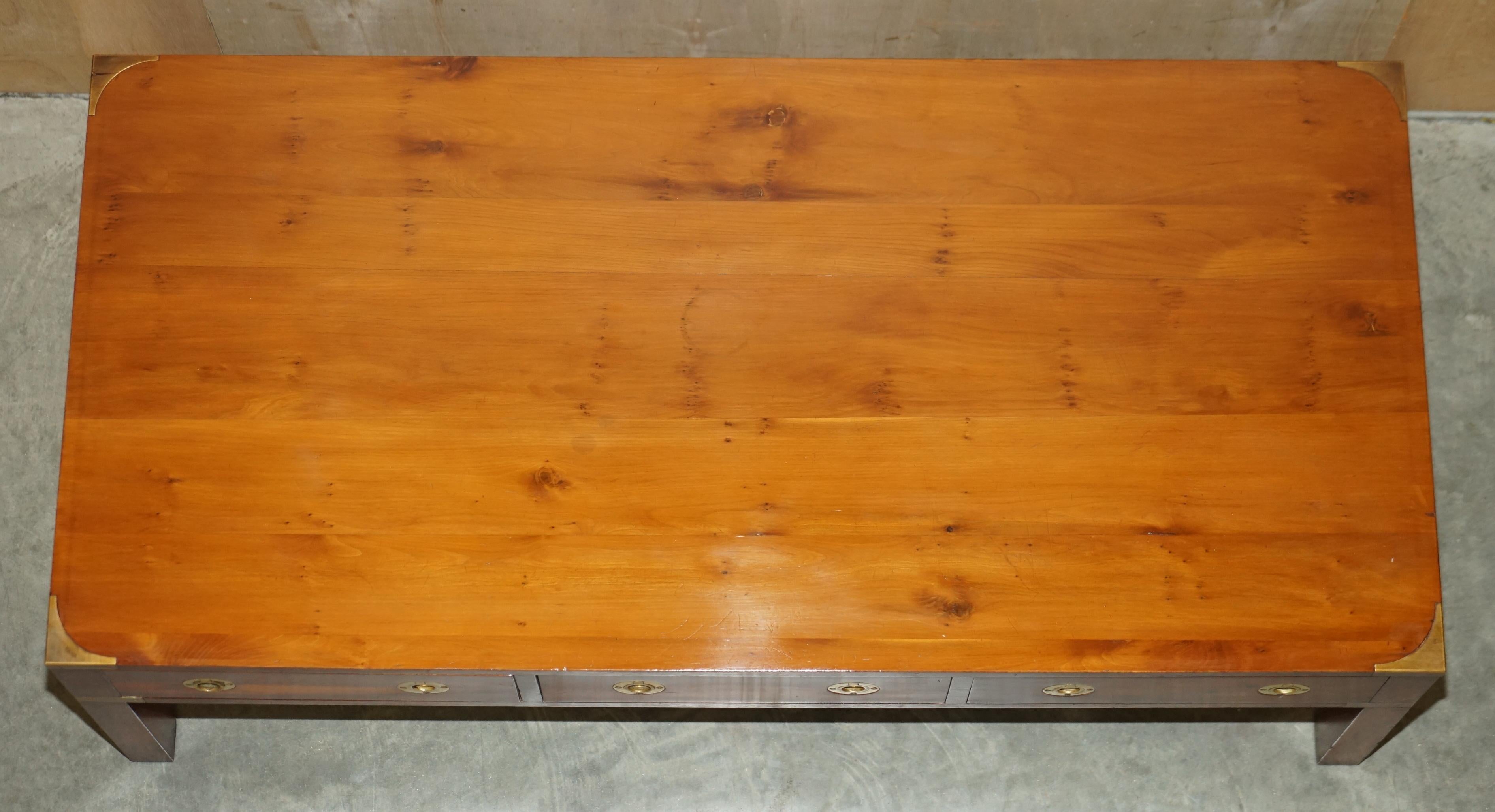 Fully Restored Burr Yew & Elm Brass Military Campaign 3 Drawer Coffee Table For Sale 6