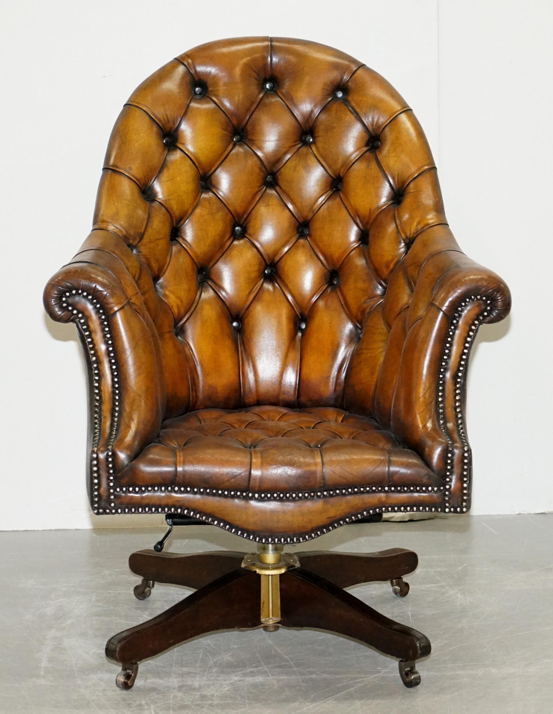 We are delighted to offer this lovely fully restored original vintage hand dyed cigar brown leather Chesterfield tufted directors chair

A very good looking well made and comfortable directors chair. Its chesterfield buttoned both back and base,