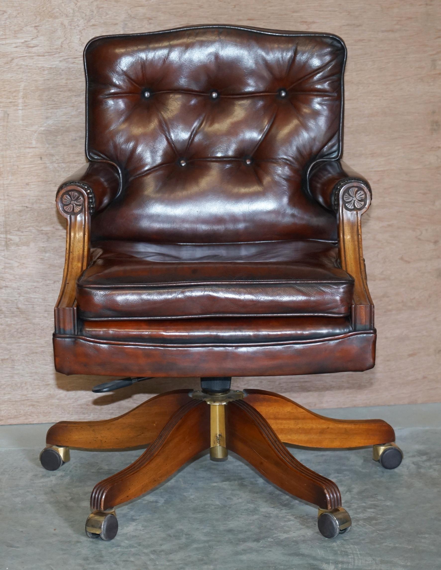 We are delighted to offer for sale this lovely fully restored original oak framed vintage hand dyed Chesterfield cigar brown leather directors chair

A very good looking well made and comfortable directors chair, I've not seen one with a solid oak