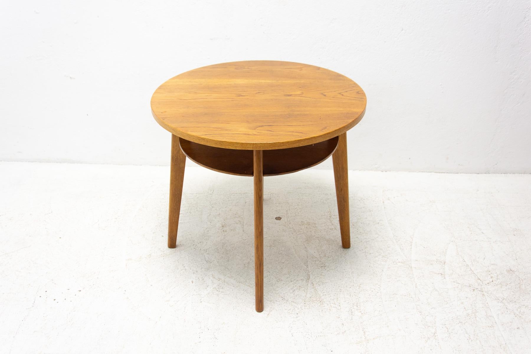 Fully Restored Coffee Table by Česky Nabytek, Czechoslovakia, 1960´S For Sale 1