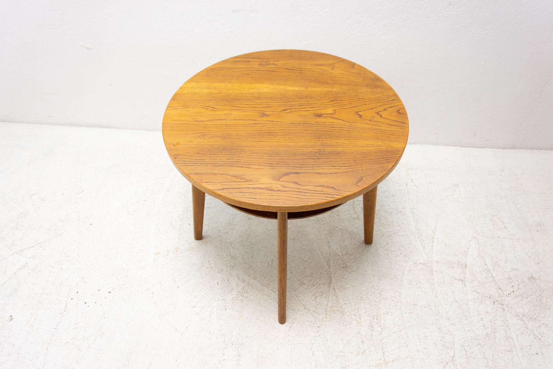 Fully Restored Coffee Table by Česky Nabytek, Czechoslovakia, 1960´S For Sale 3