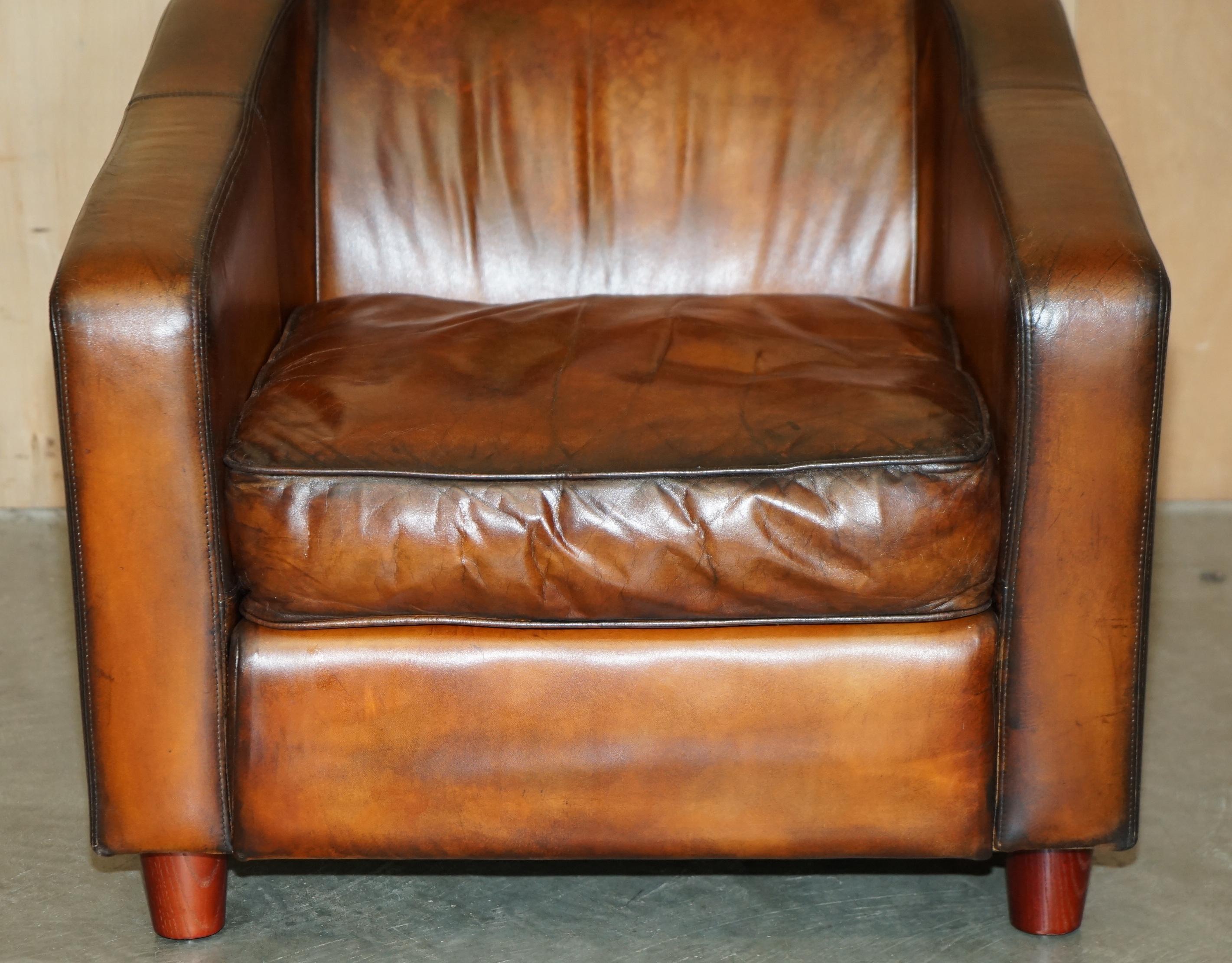 FULLY RESTORED COLLIN & HAYES HANDgefärbter BROWN LEATHER LOUNGER ARMCHAiR & OTTOMAN im Angebot 2