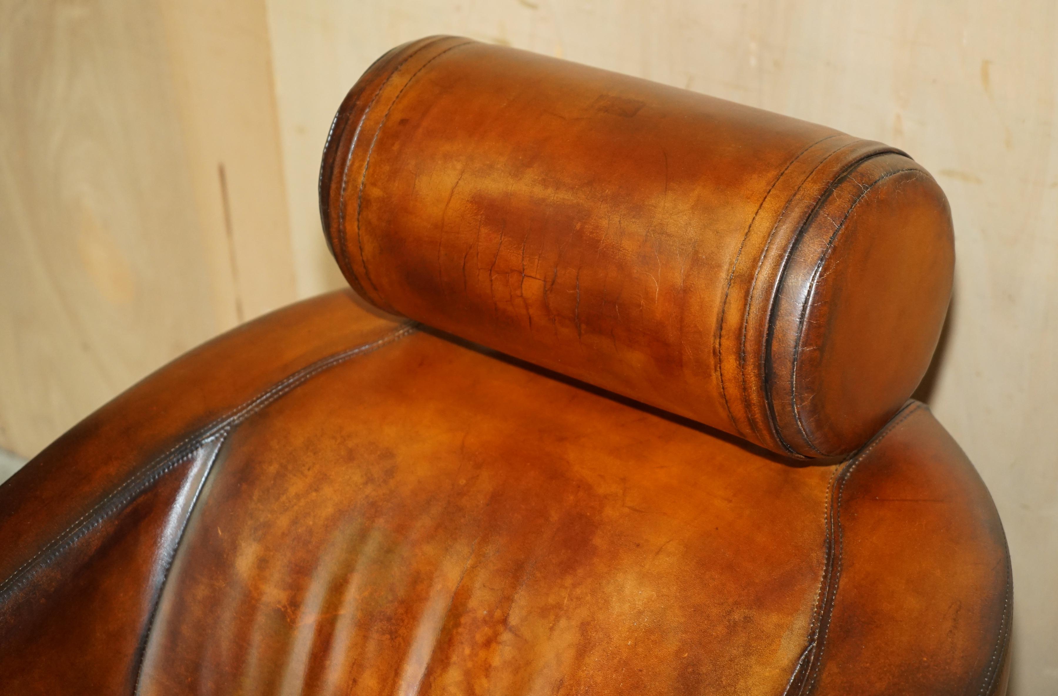 FULLY RESTORED COLLIN & HAYES HANDgefärbter BROWN LEATHER LOUNGER ARMCHAiR & OTTOMAN (Englisch) im Angebot