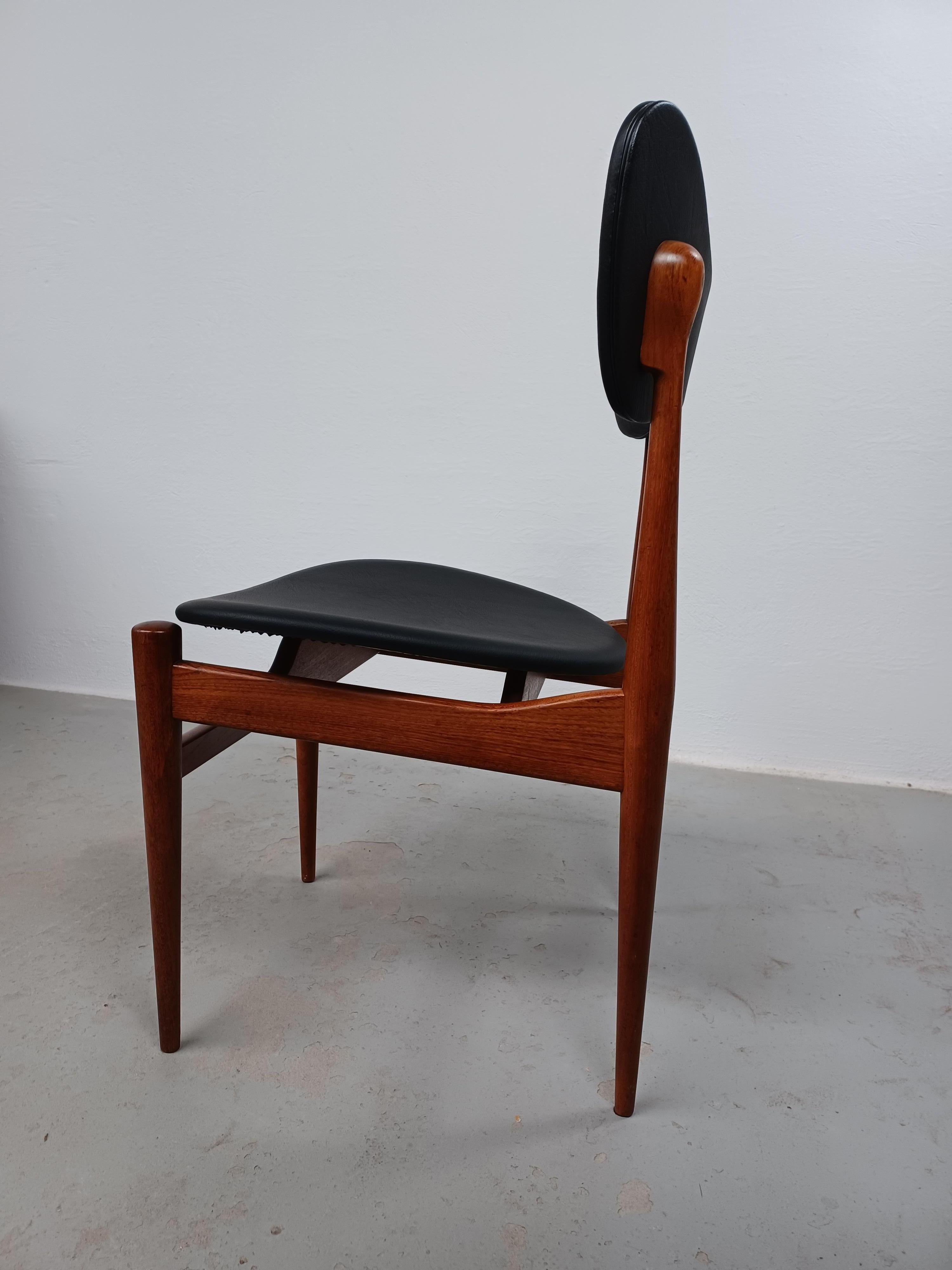 Danois Chaise d'appoint danoise en teck Inge & Luciano Rubino entièrement restaurée par Sorø Stolefabrik en vente