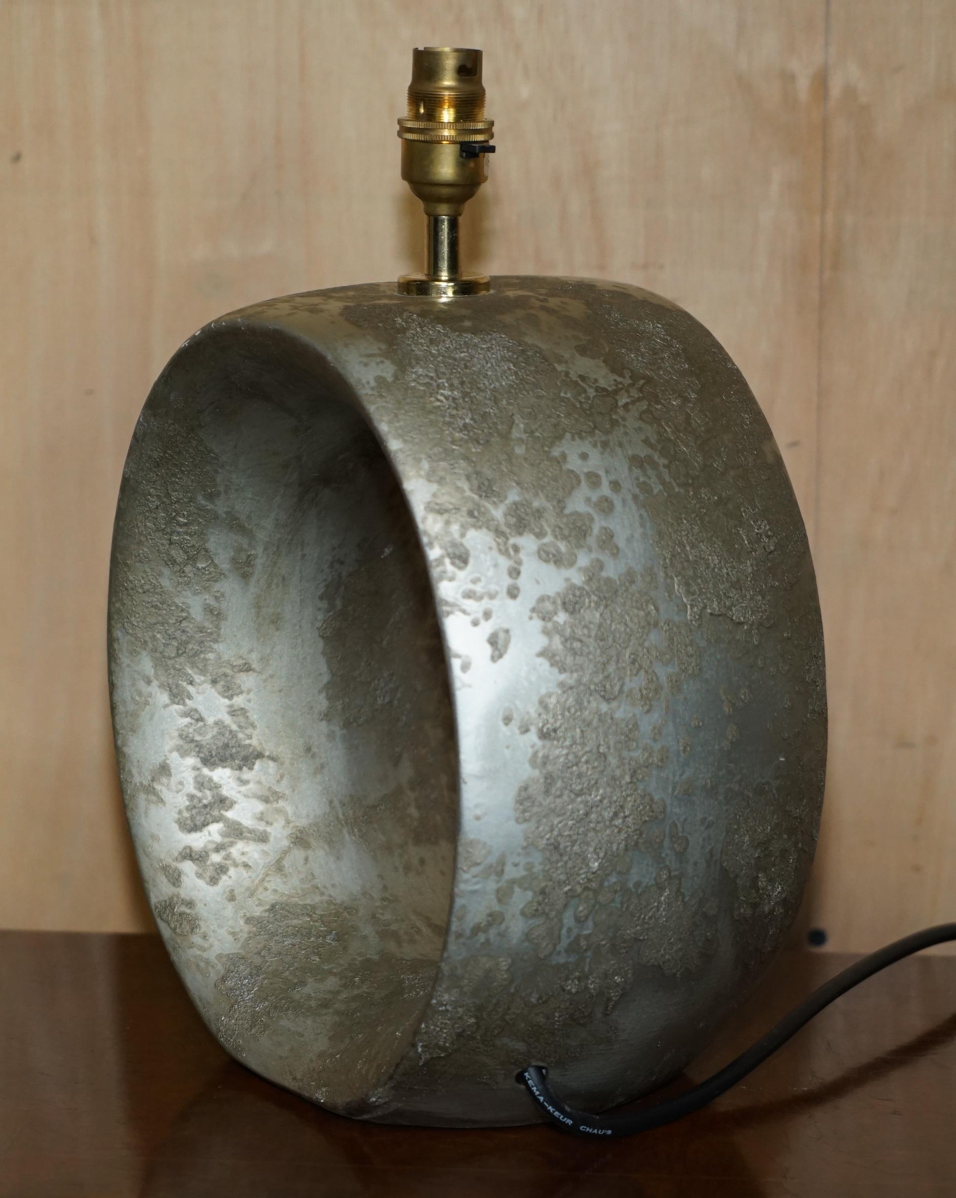 LAMPADA DA TAVOLO DECORATIVA IN PIETRA OVALE GRIGIO COMPLETAMENTE RESTAURATA &New in vendita 2